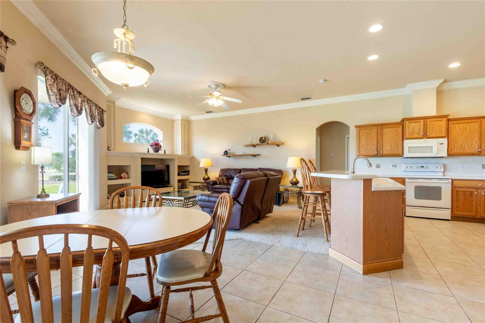 Listing photo id 12 for 7425 Melogold Circle