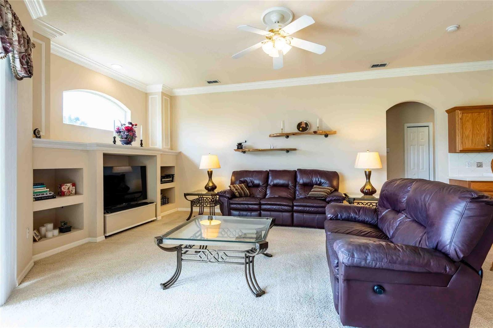 Listing photo id 13 for 7425 Melogold Circle