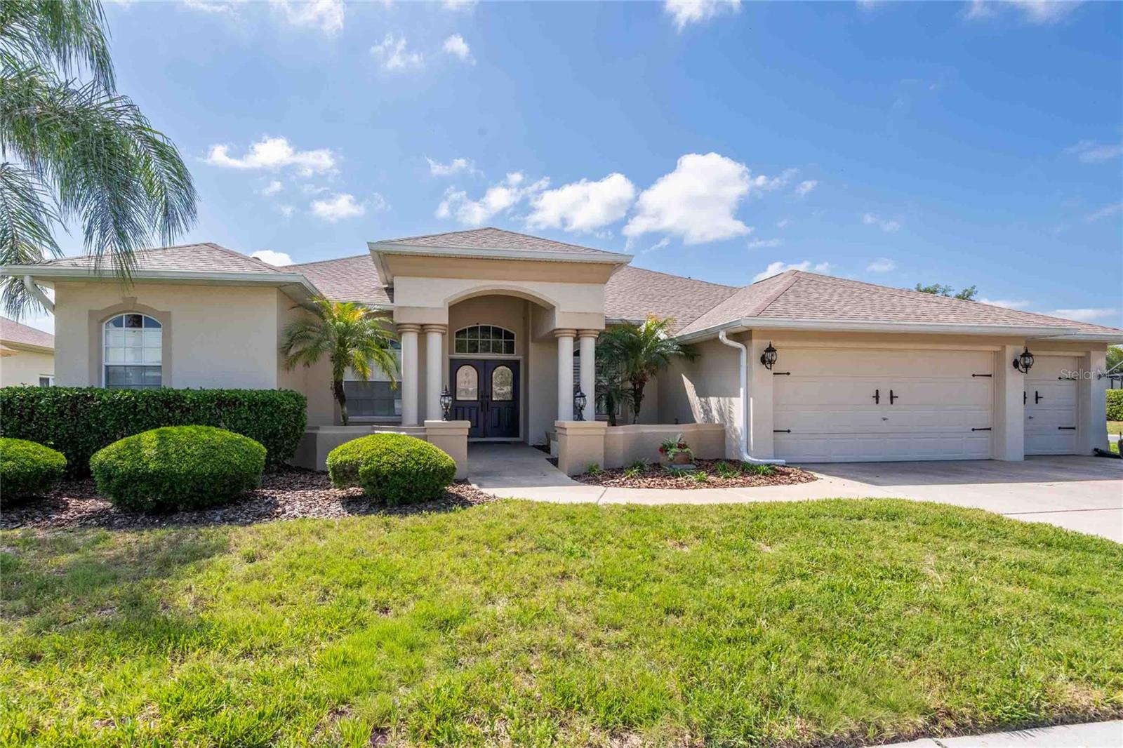 Listing photo id 0 for 7425 Melogold Circle