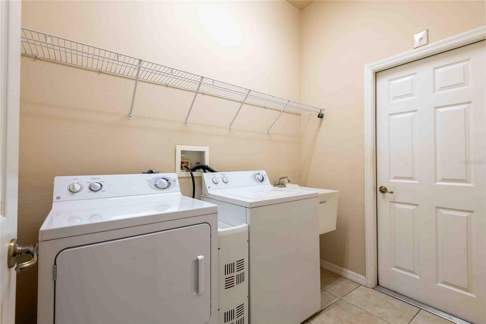 Listing photo id 20 for 7425 Melogold Circle