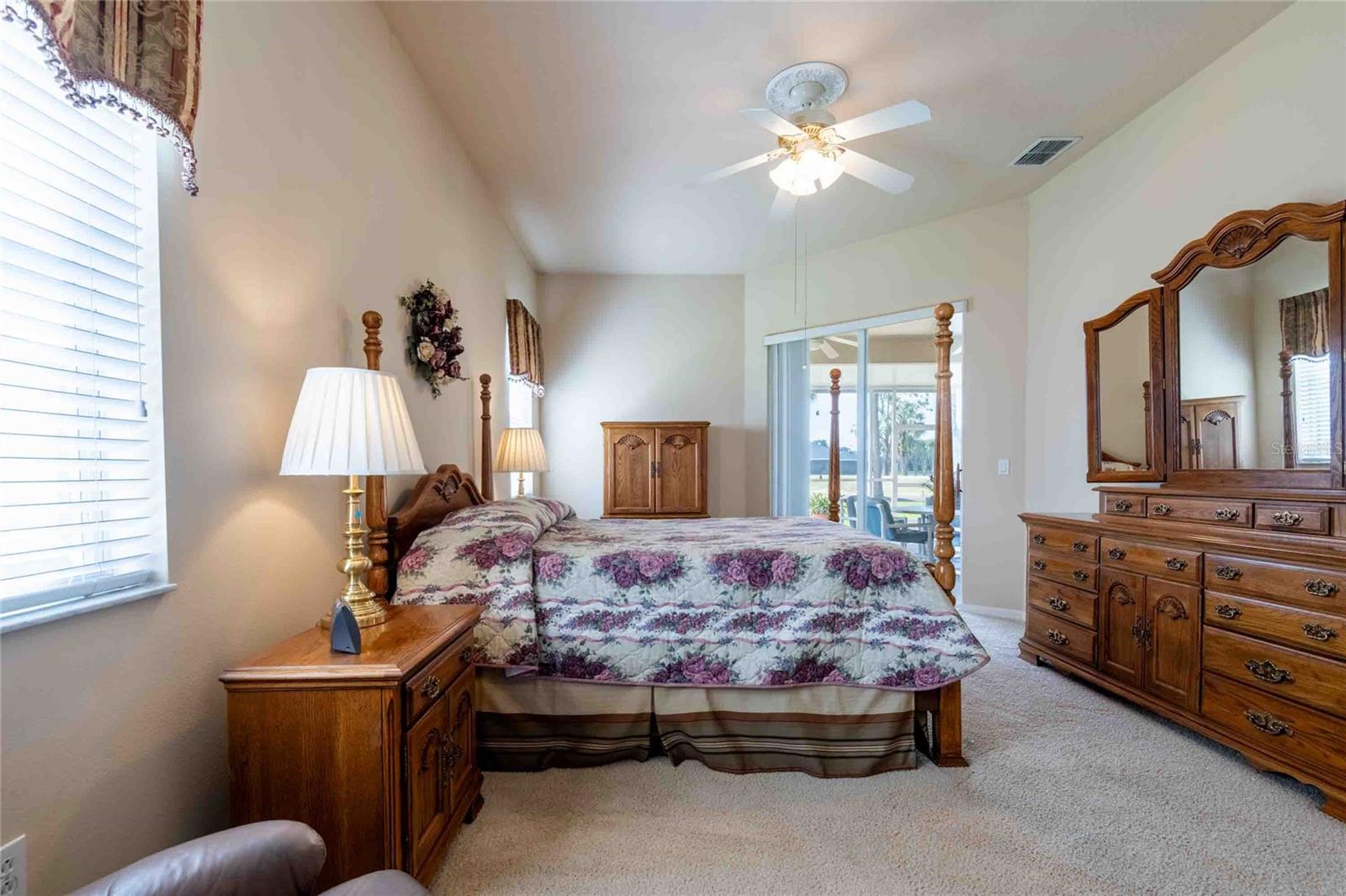 Listing photo id 23 for 7425 Melogold Circle