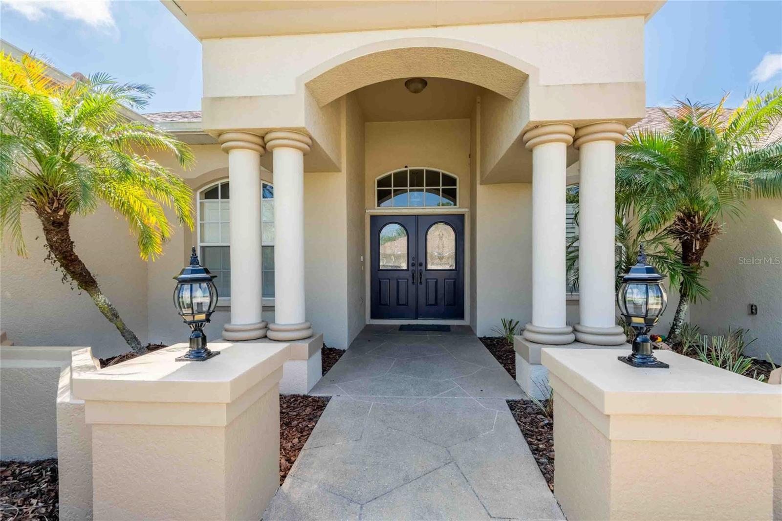 Listing photo id 1 for 7425 Melogold Circle