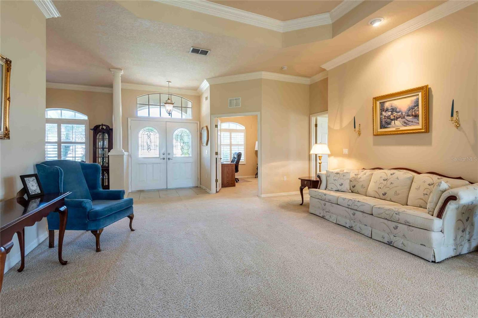 Listing photo id 2 for 7425 Melogold Circle
