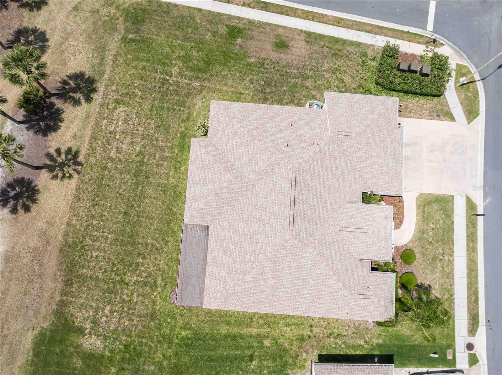 Listing photo id 43 for 7425 Melogold Circle