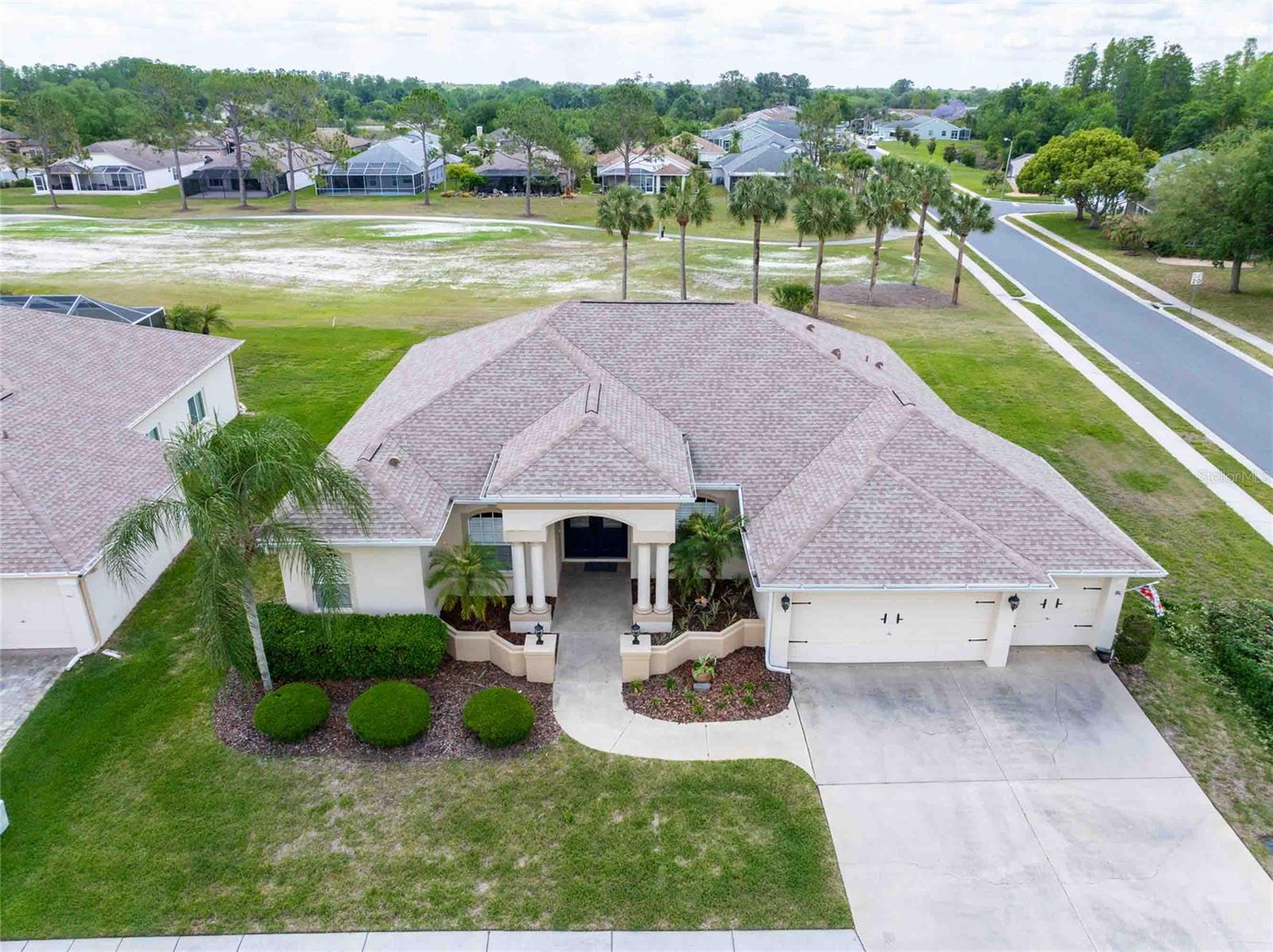 Listing photo id 44 for 7425 Melogold Circle