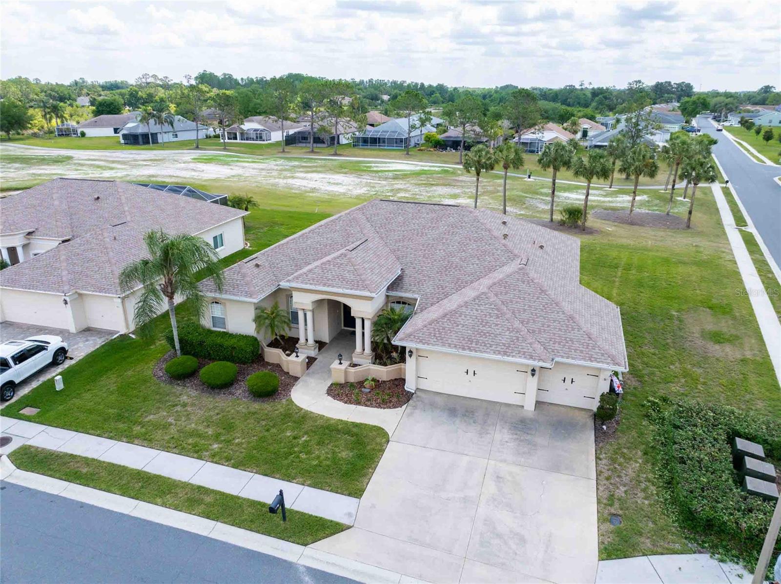 Listing photo id 46 for 7425 Melogold Circle