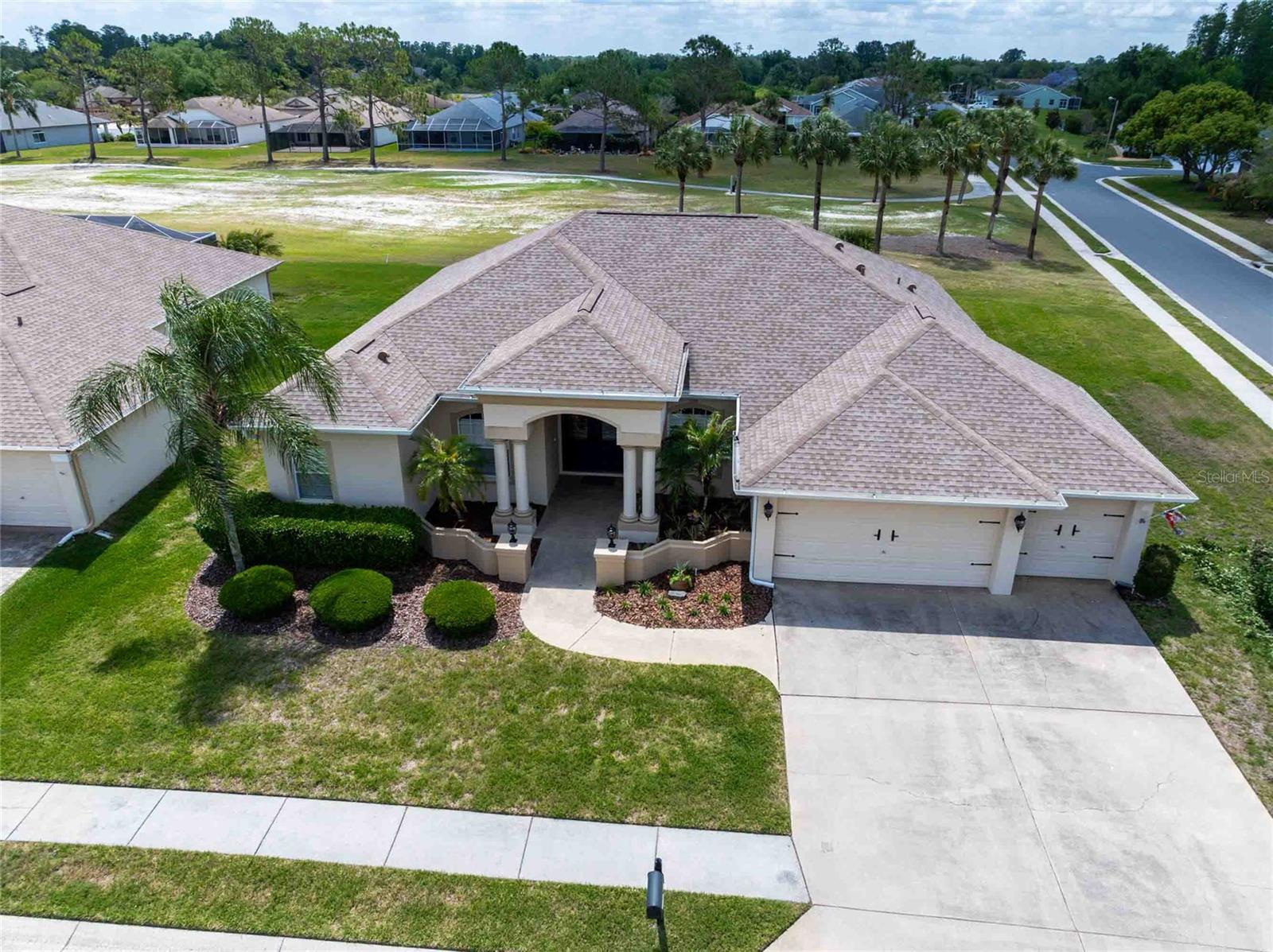 Listing photo id 47 for 7425 Melogold Circle