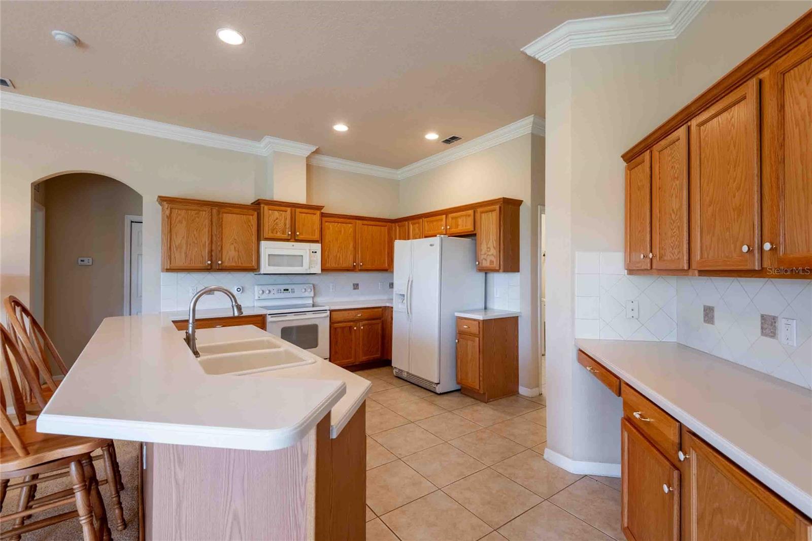 Listing photo id 4 for 7425 Melogold Circle