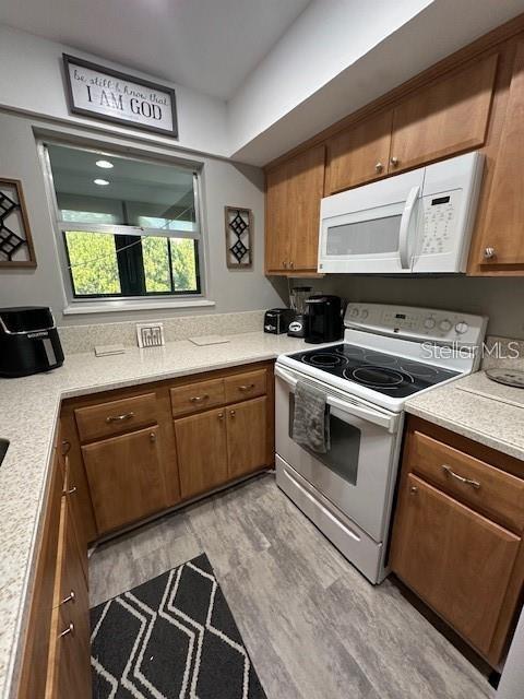 Image 8 of 22 For 514 Windrush Bay Drive 514