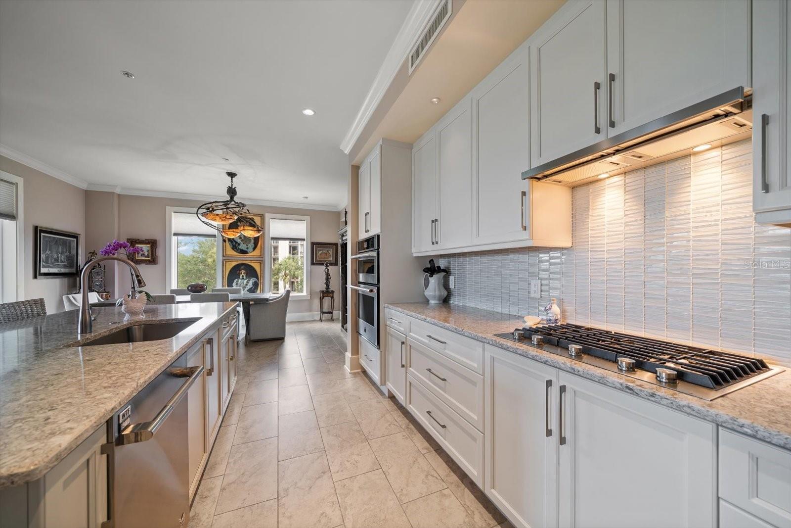 Image 10 of 59 For 145 Belleview Boulevard 201