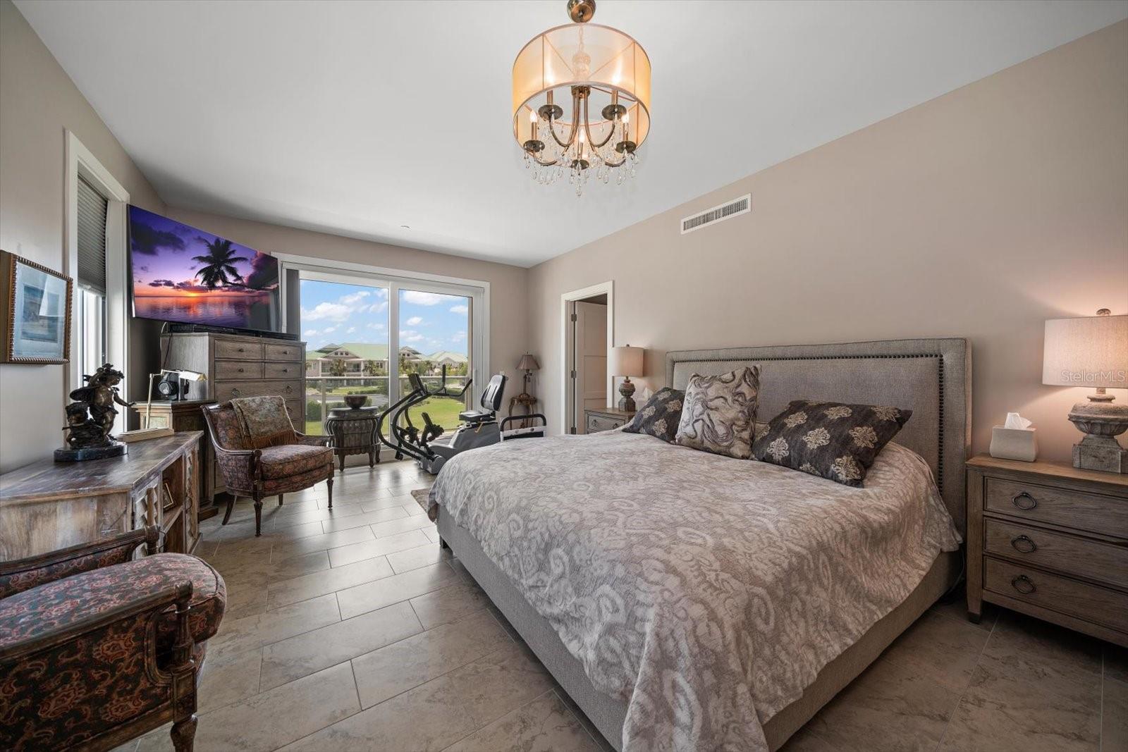 Image 17 of 59 For 145 Belleview Boulevard 201