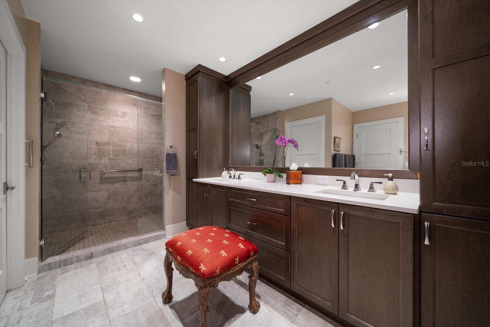 Image 20 of 59 For 145 Belleview Boulevard 201