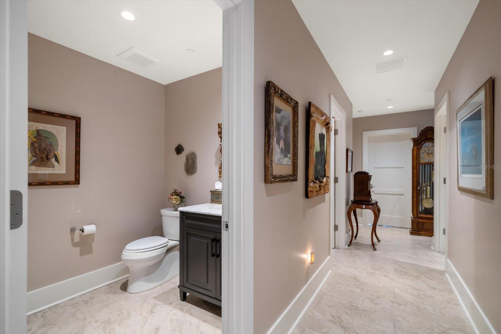 Image 25 of 59 For 145 Belleview Boulevard 201