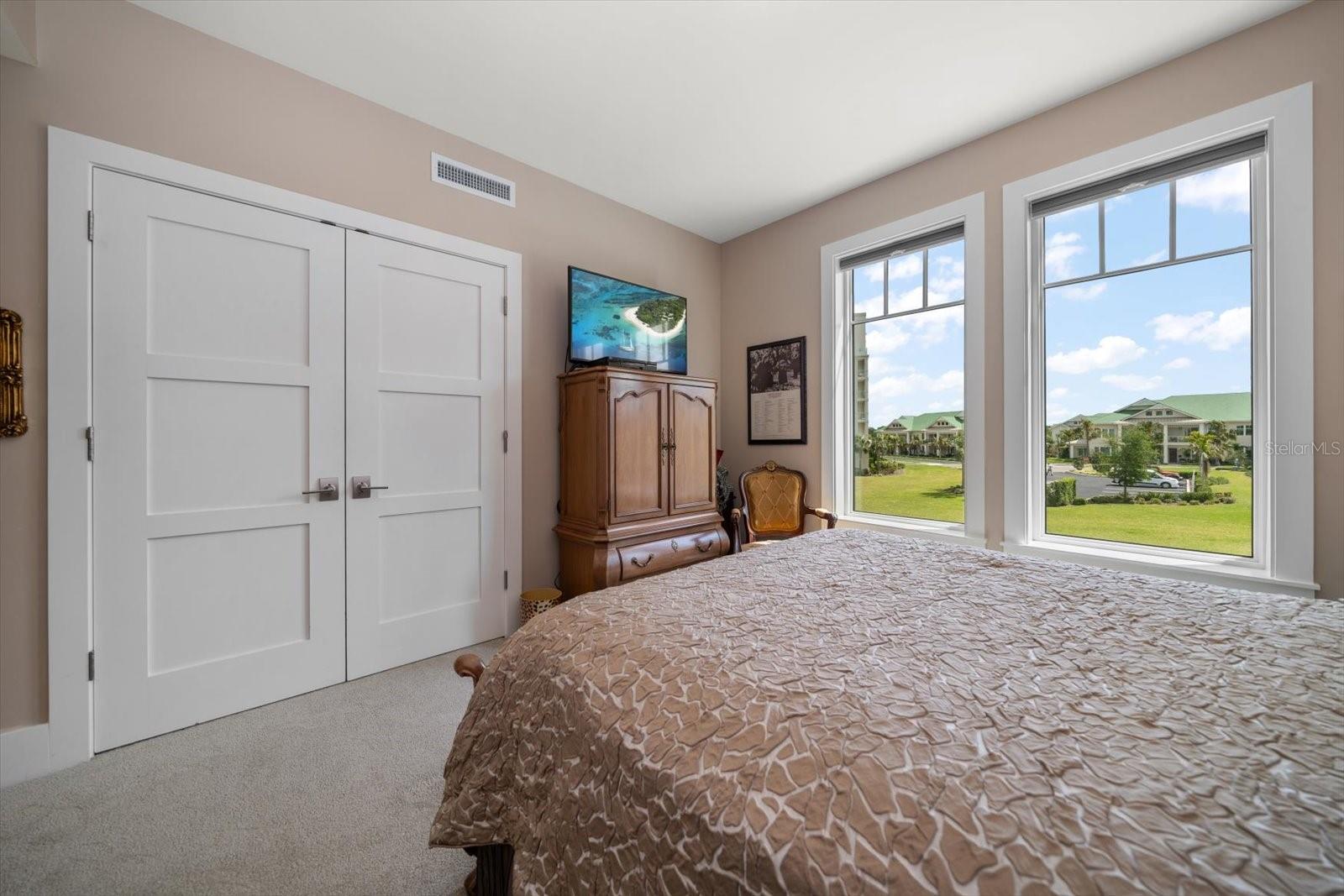 Image 28 of 59 For 145 Belleview Boulevard 201