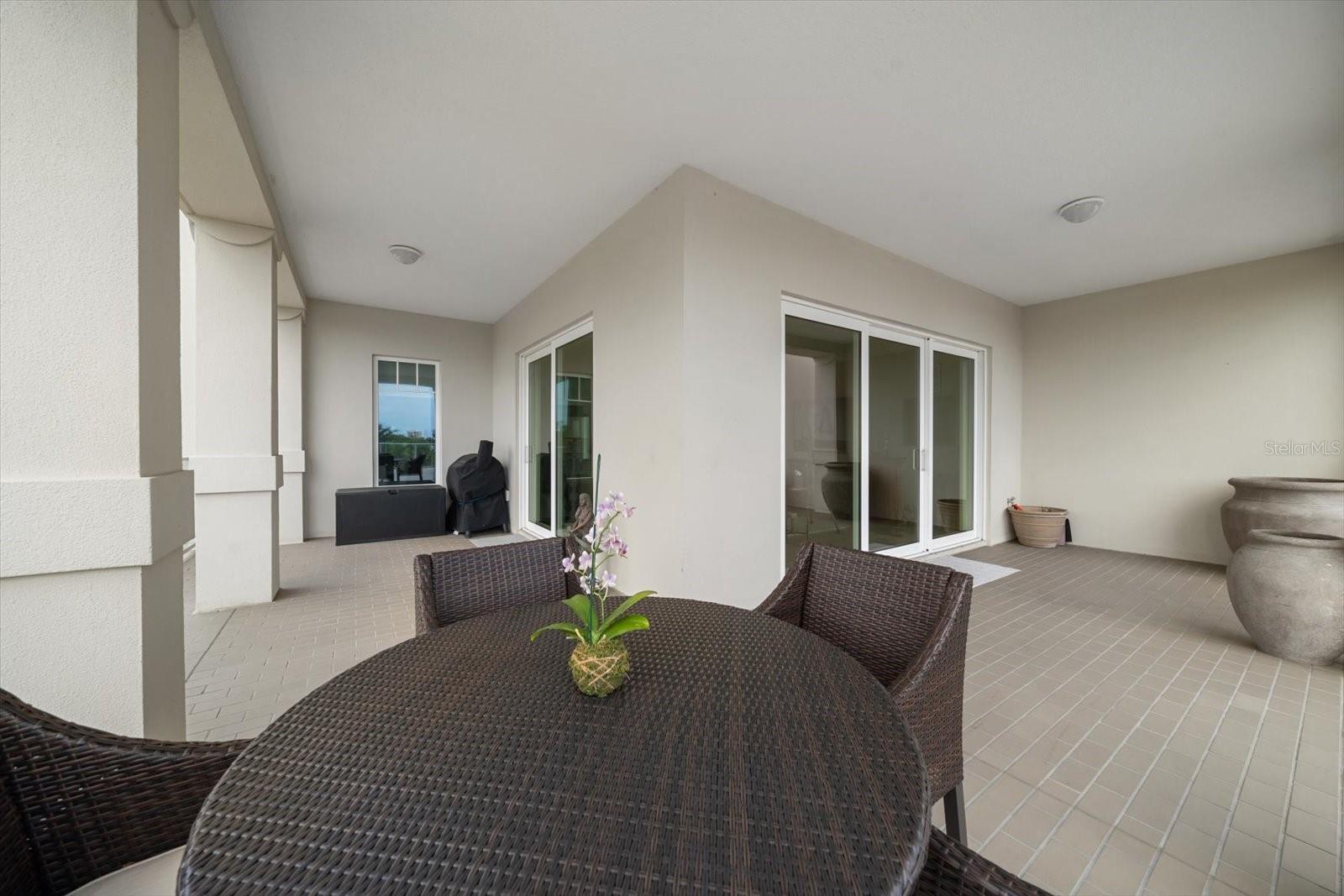 Image 36 of 59 For 145 Belleview Boulevard 201