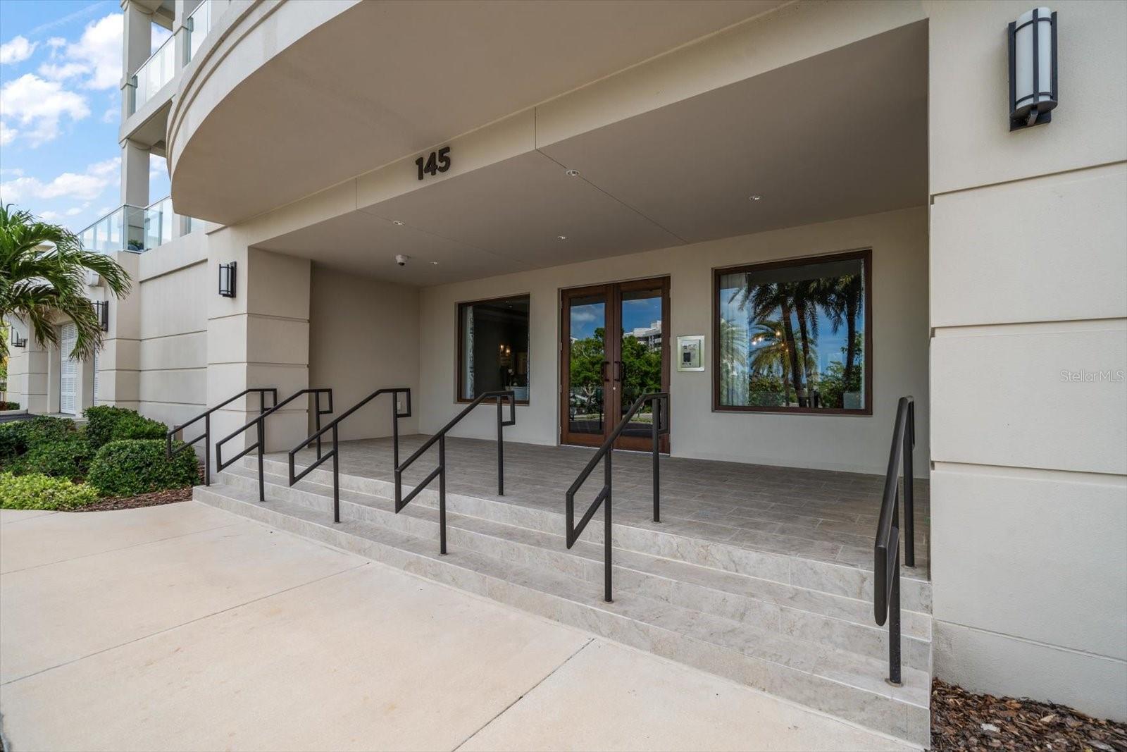 Image 41 of 59 For 145 Belleview Boulevard 201