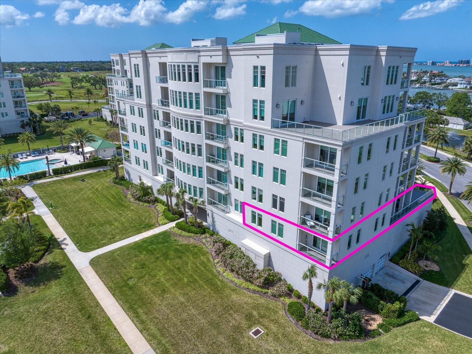 Image 44 of 59 For 145 Belleview Boulevard 201