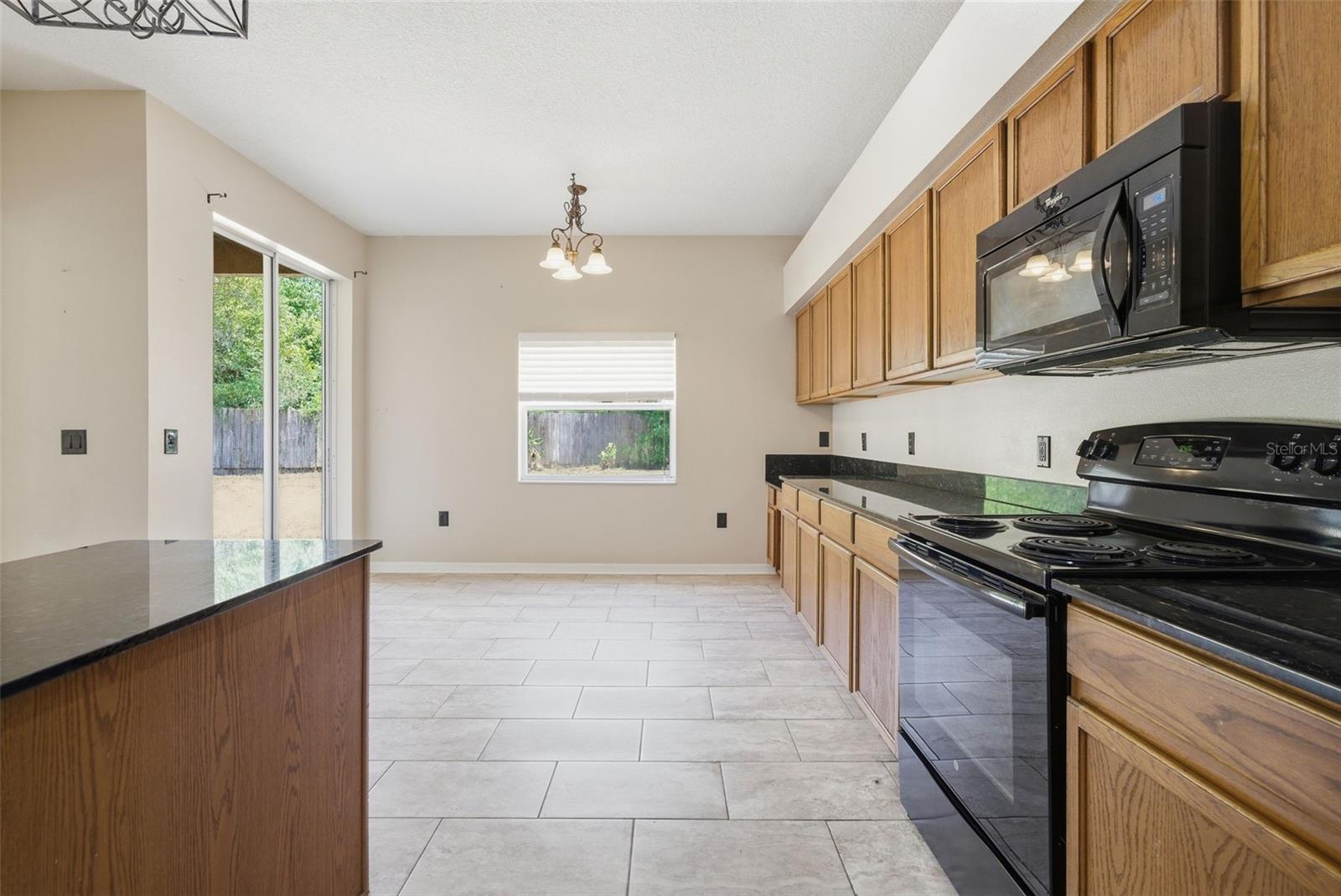 Image 17 of 35 For 2631 Queen Alberta Drive
