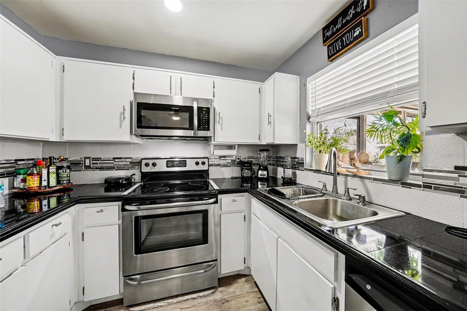 Image 9 of 21 For 5106 Chatsworth Avenue