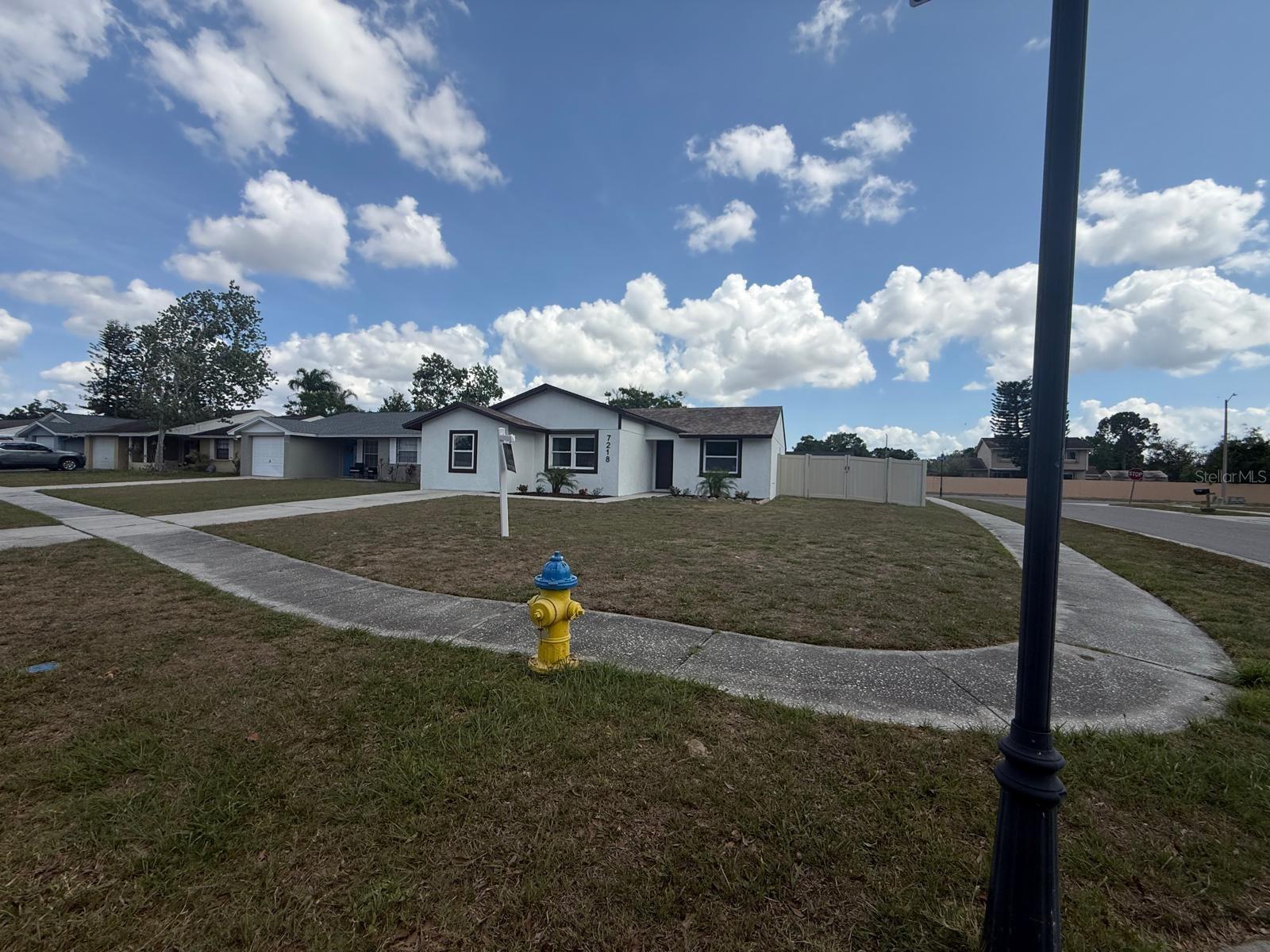 Image 4 of 62 For 7218 Lunita Court