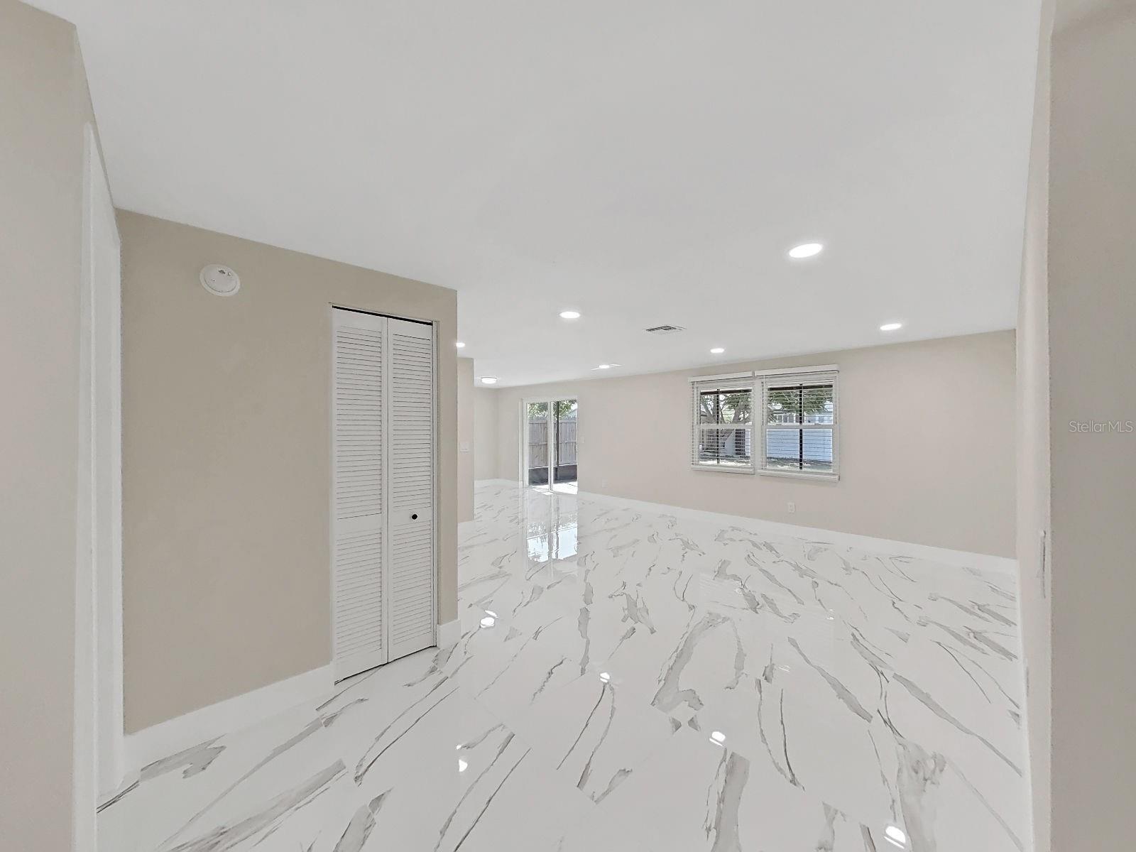 Image 7 of 62 For 7218 Lunita Court
