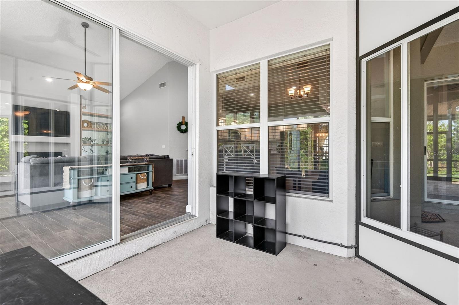 Listing photo id 17 for 2603 Cathedral Oaks Place