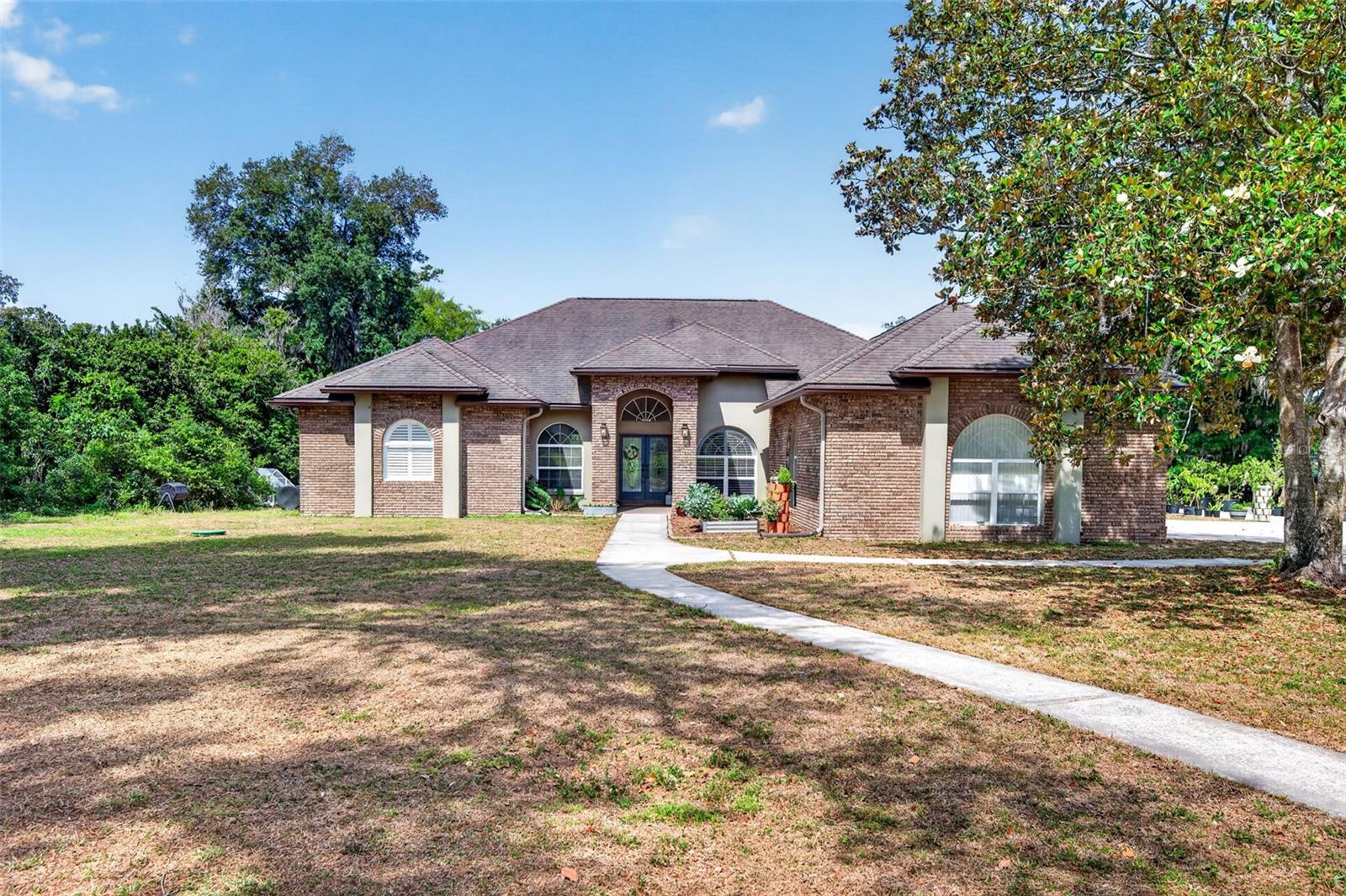Listing photo id 0 for 2603 Cathedral Oaks Place