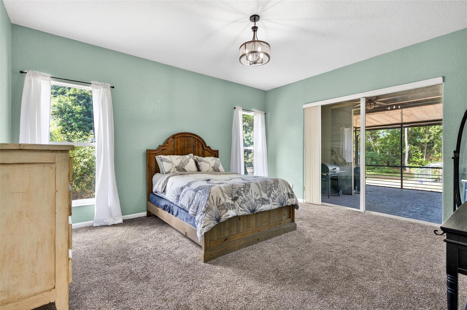 Listing photo id 33 for 2603 Cathedral Oaks Place