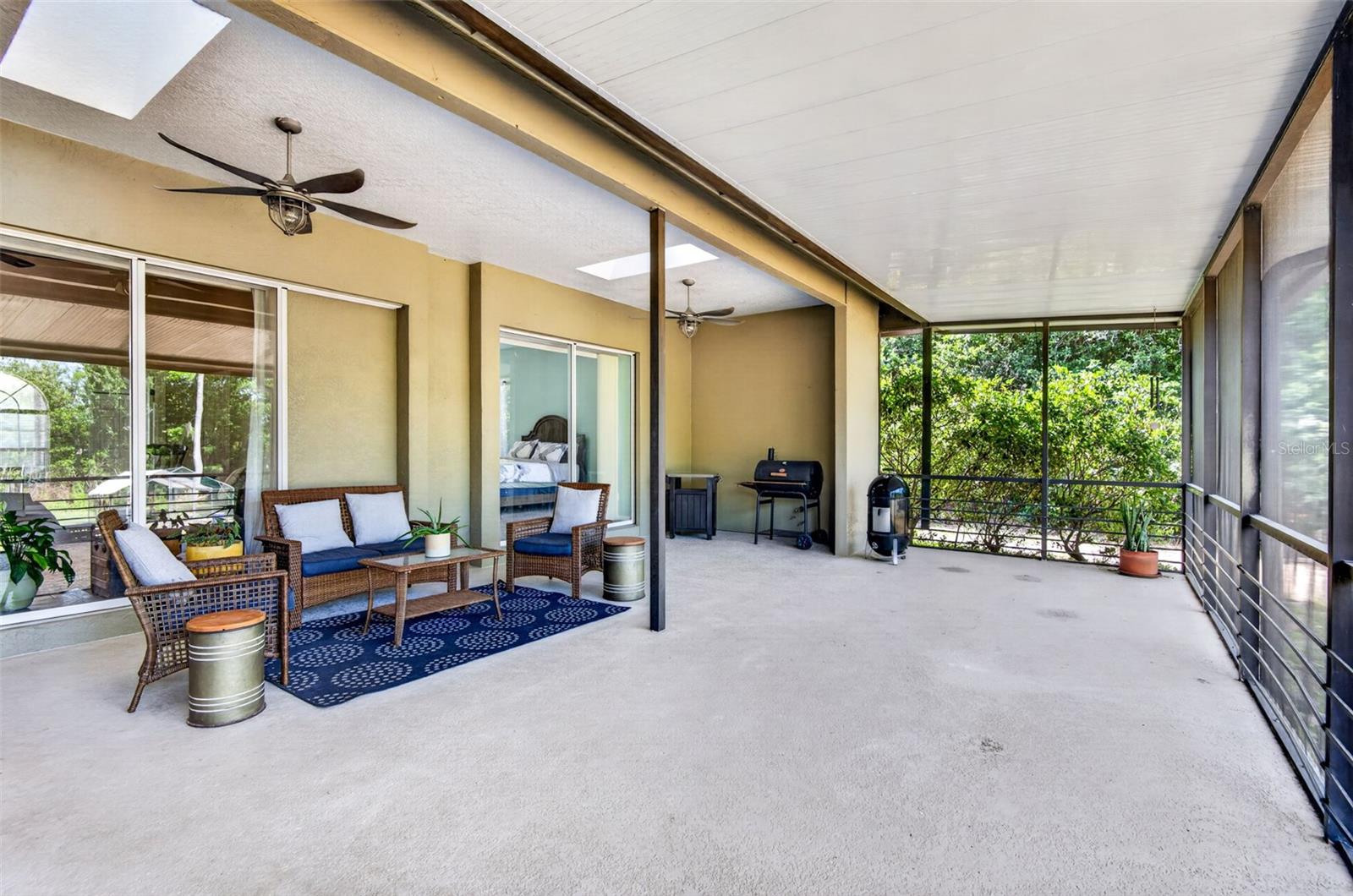 Listing photo id 40 for 2603 Cathedral Oaks Place