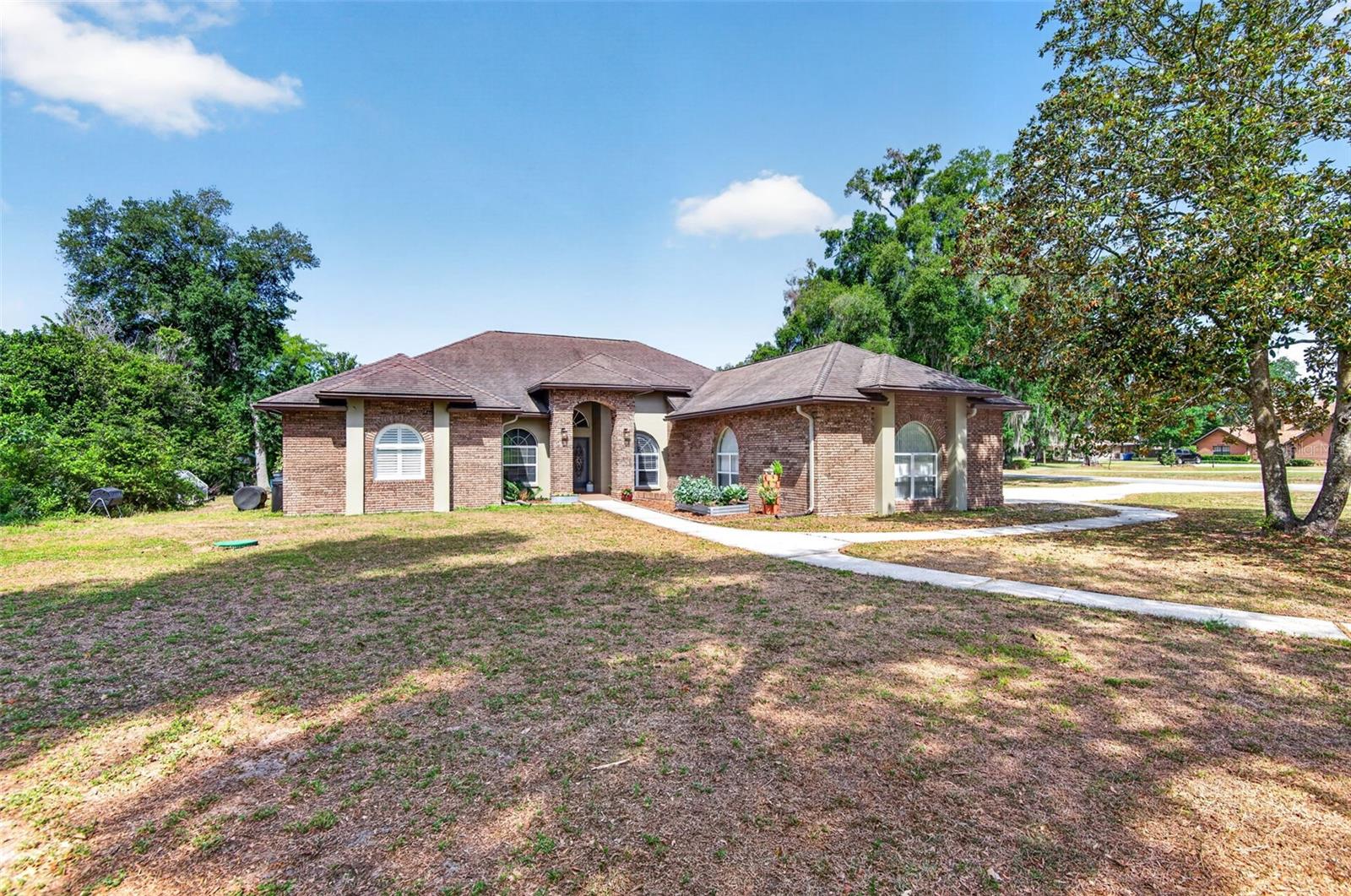 Listing photo id 43 for 2603 Cathedral Oaks Place
