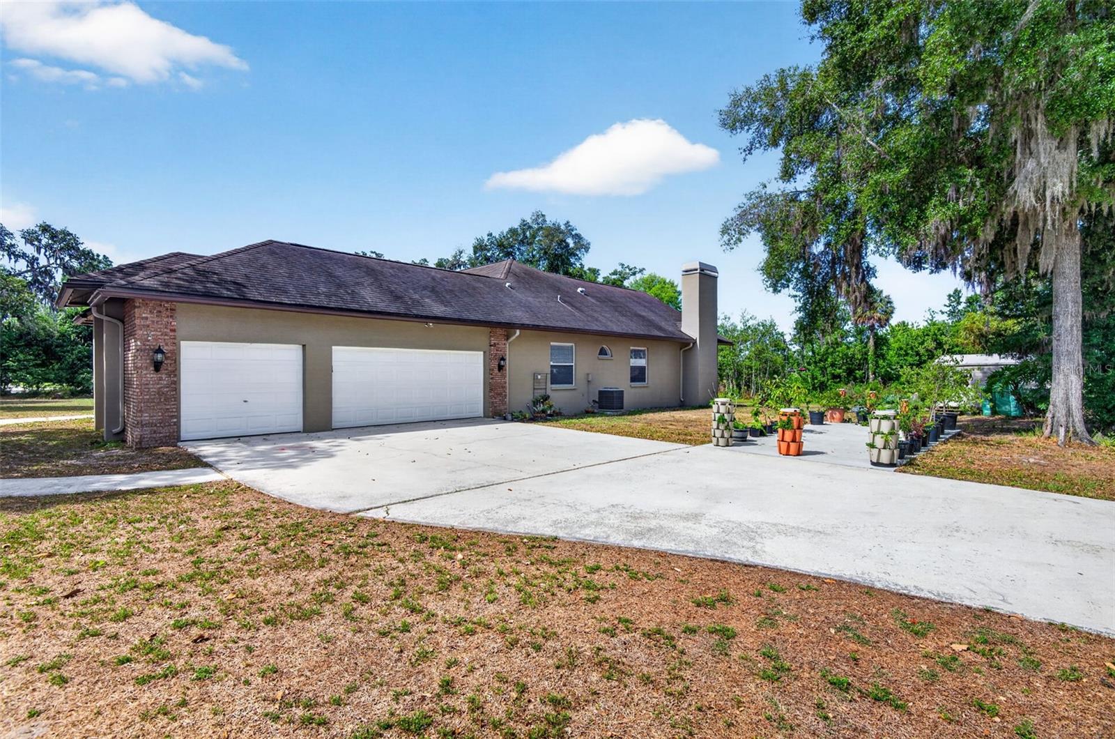 Listing photo id 45 for 2603 Cathedral Oaks Place