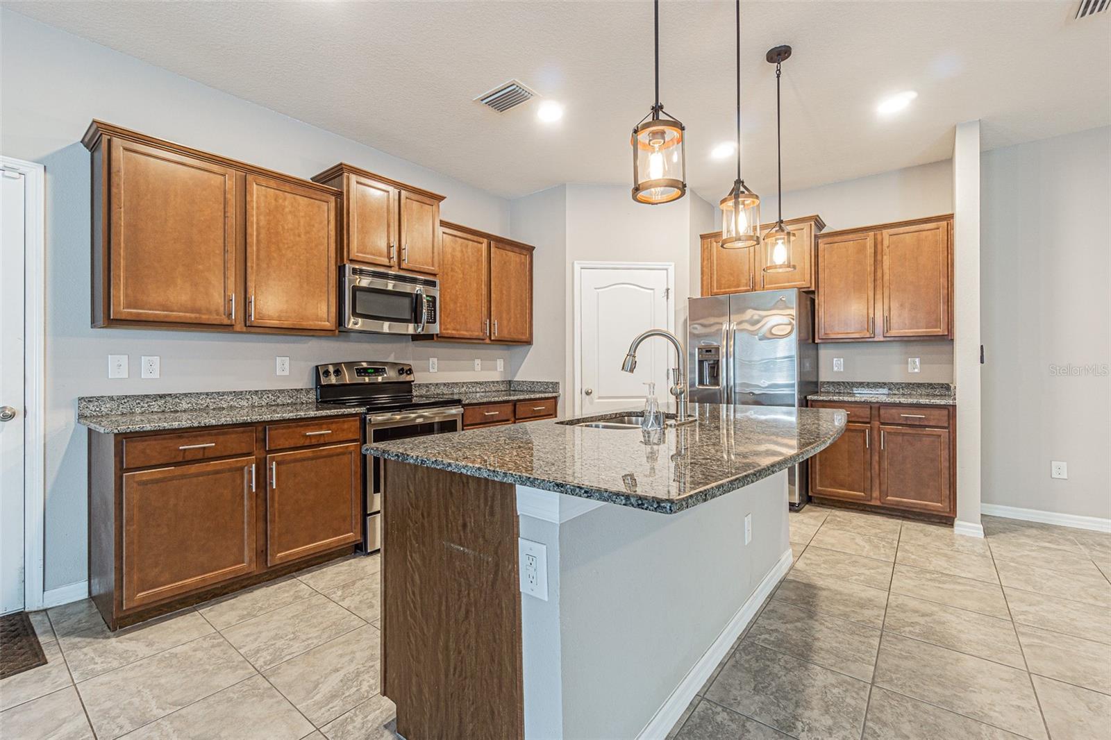 Image 10 of 40 For 11615 Warren Oaks Place