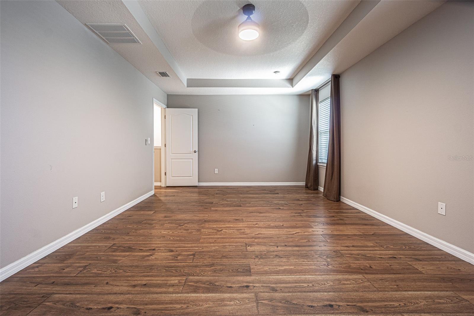 Image 16 of 40 For 11615 Warren Oaks Place