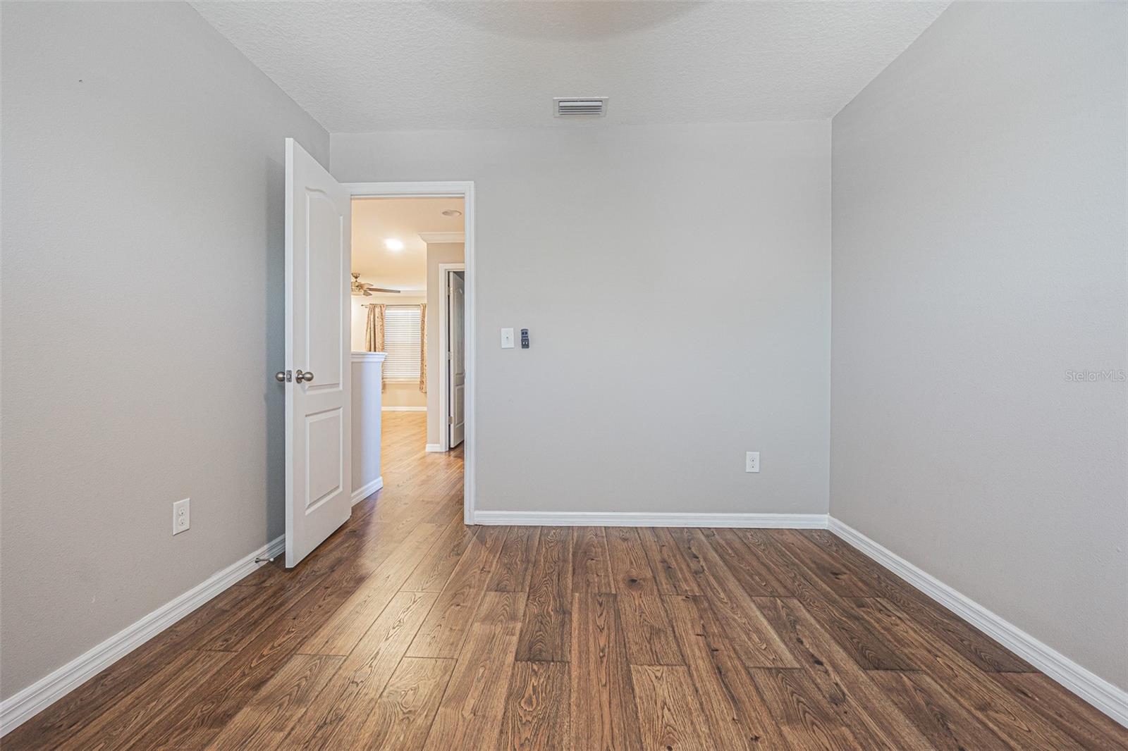 Image 21 of 40 For 11615 Warren Oaks Place