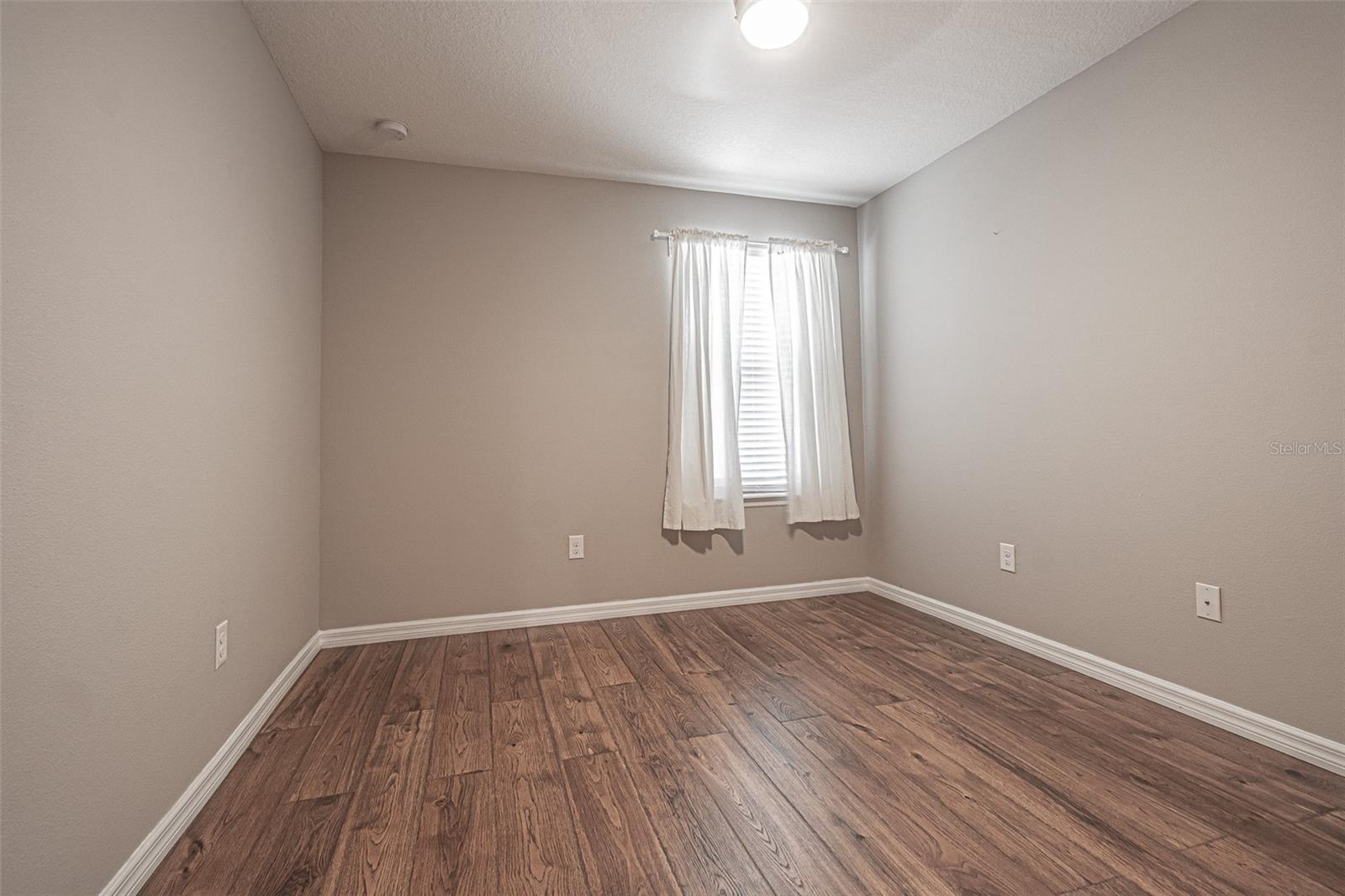 Image 25 of 40 For 11615 Warren Oaks Place