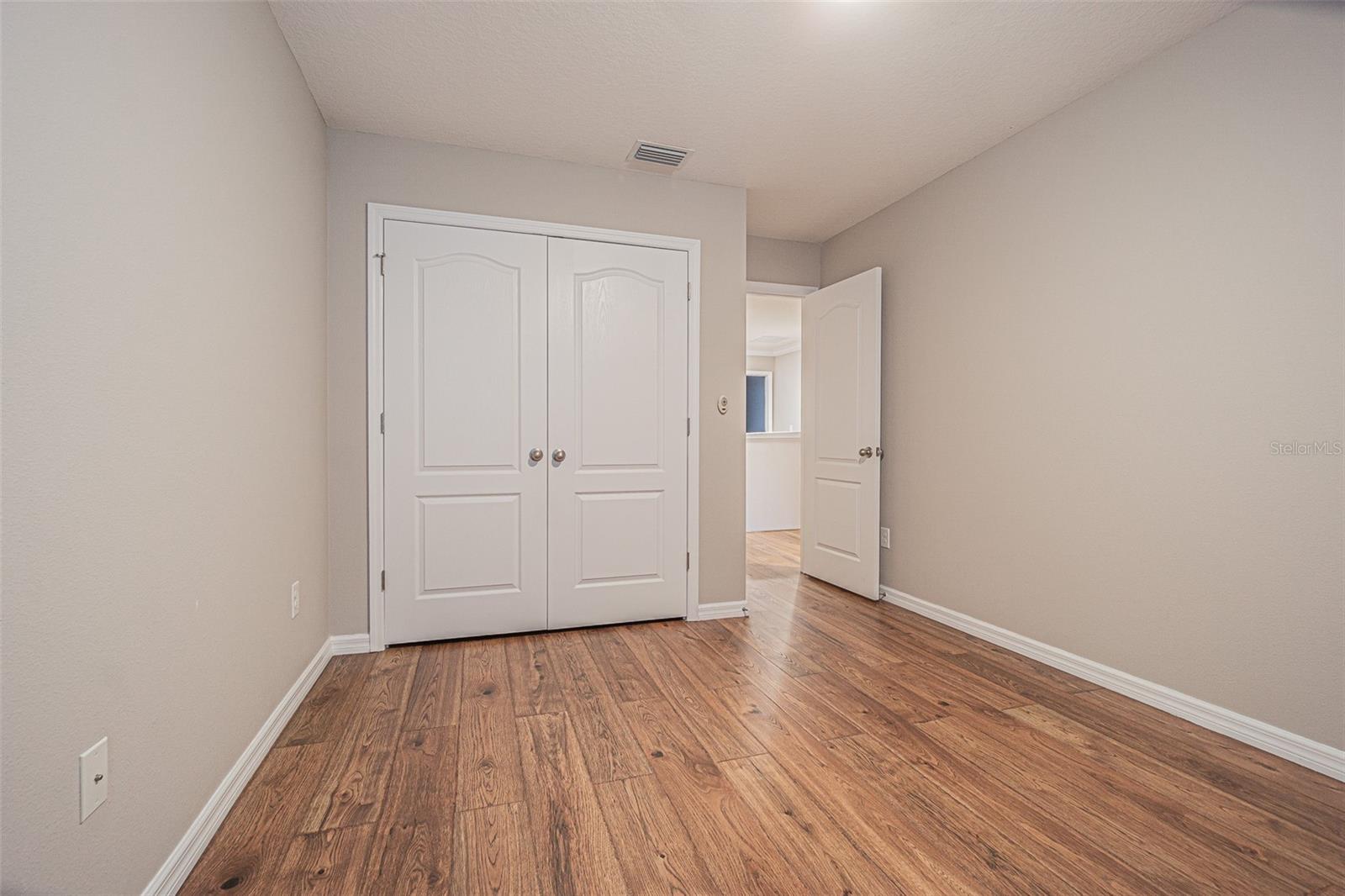 Image 26 of 40 For 11615 Warren Oaks Place