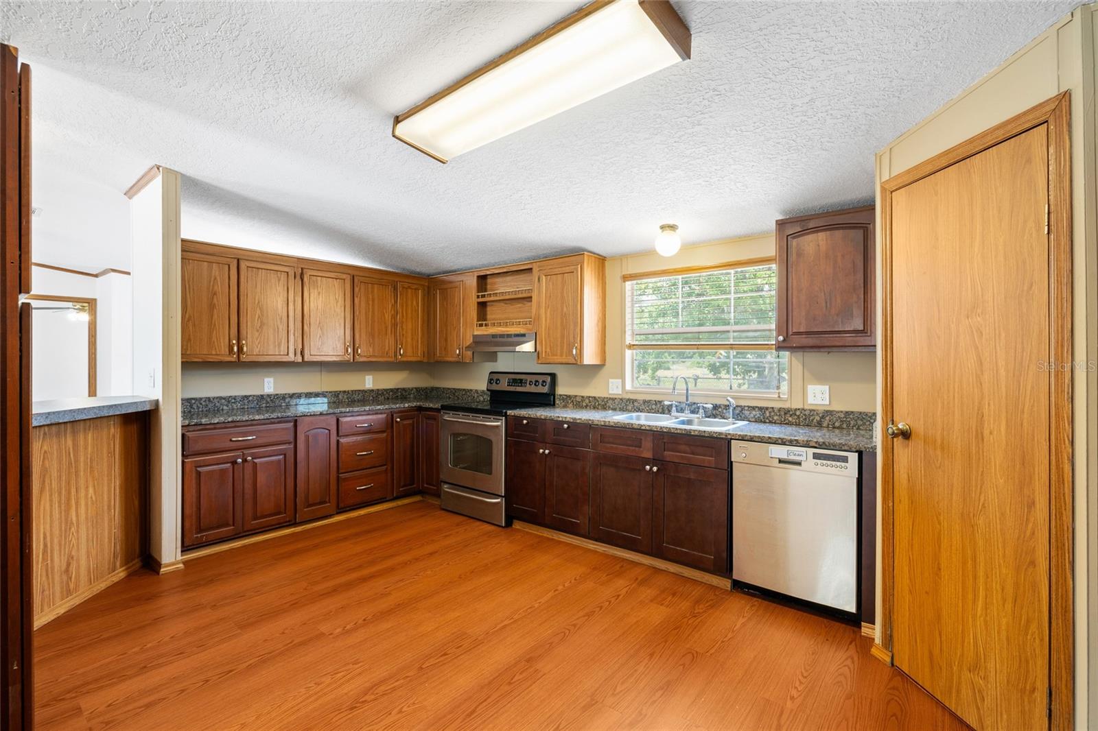 Listing photo id 14 for 12507 Icewood Court