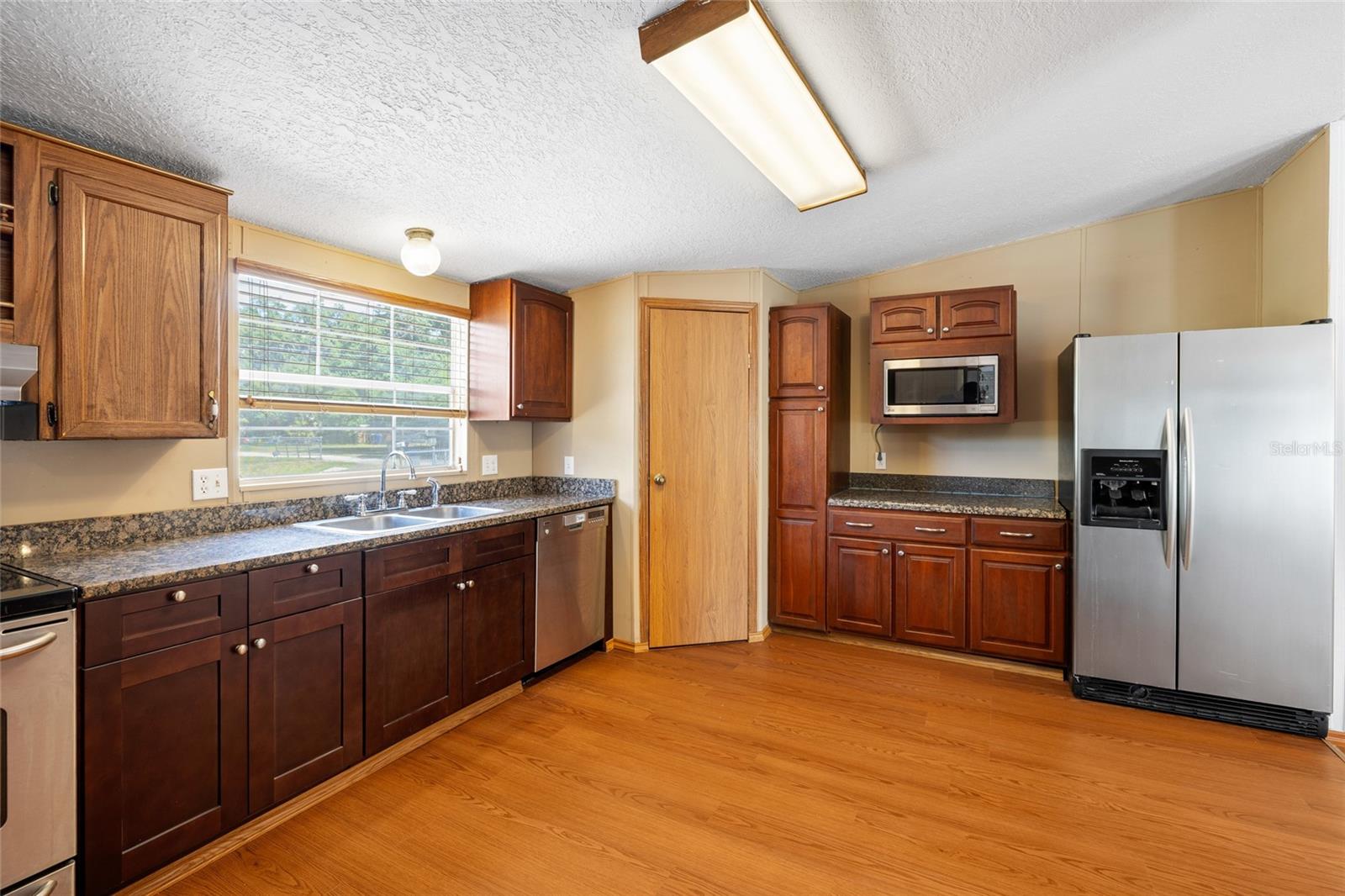 Listing photo id 16 for 12507 Icewood Court