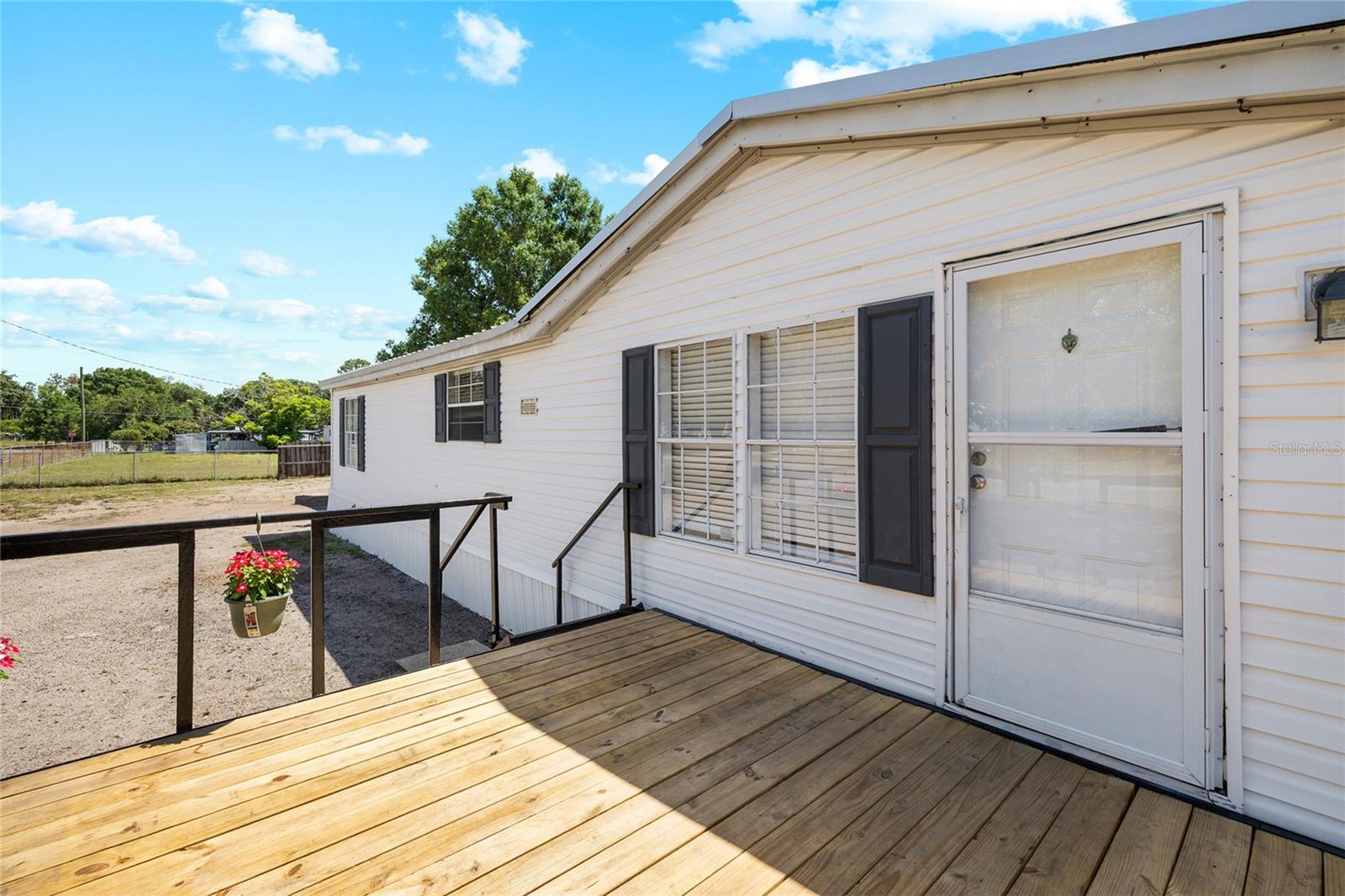 Listing photo id 1 for 12507 Icewood Court