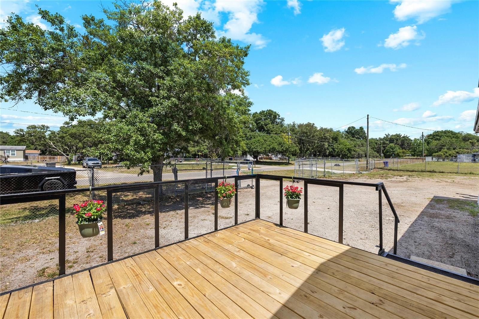 Listing photo id 2 for 12507 Icewood Court