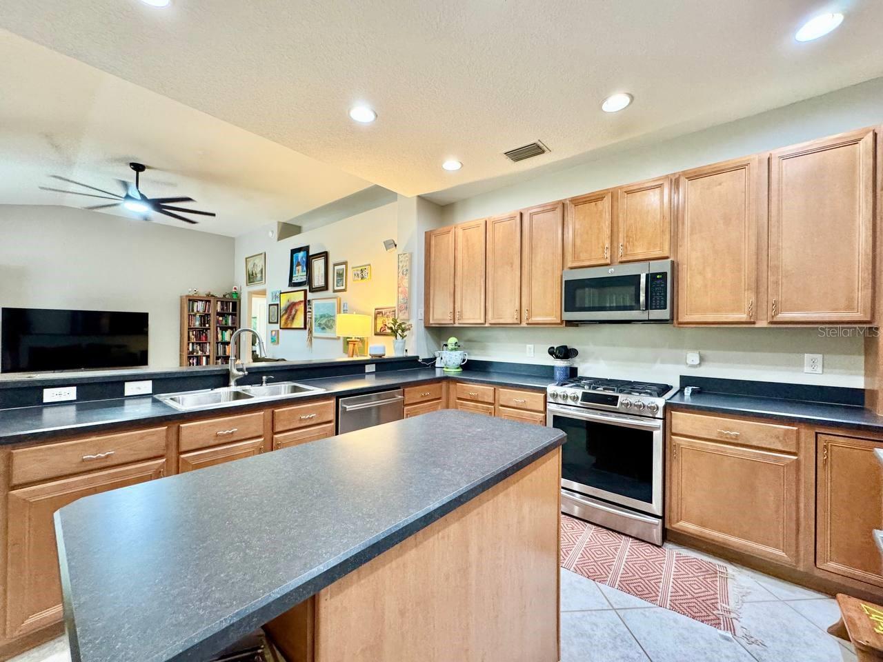Image 32 of 66 For 16934 Melissa Ann Drive