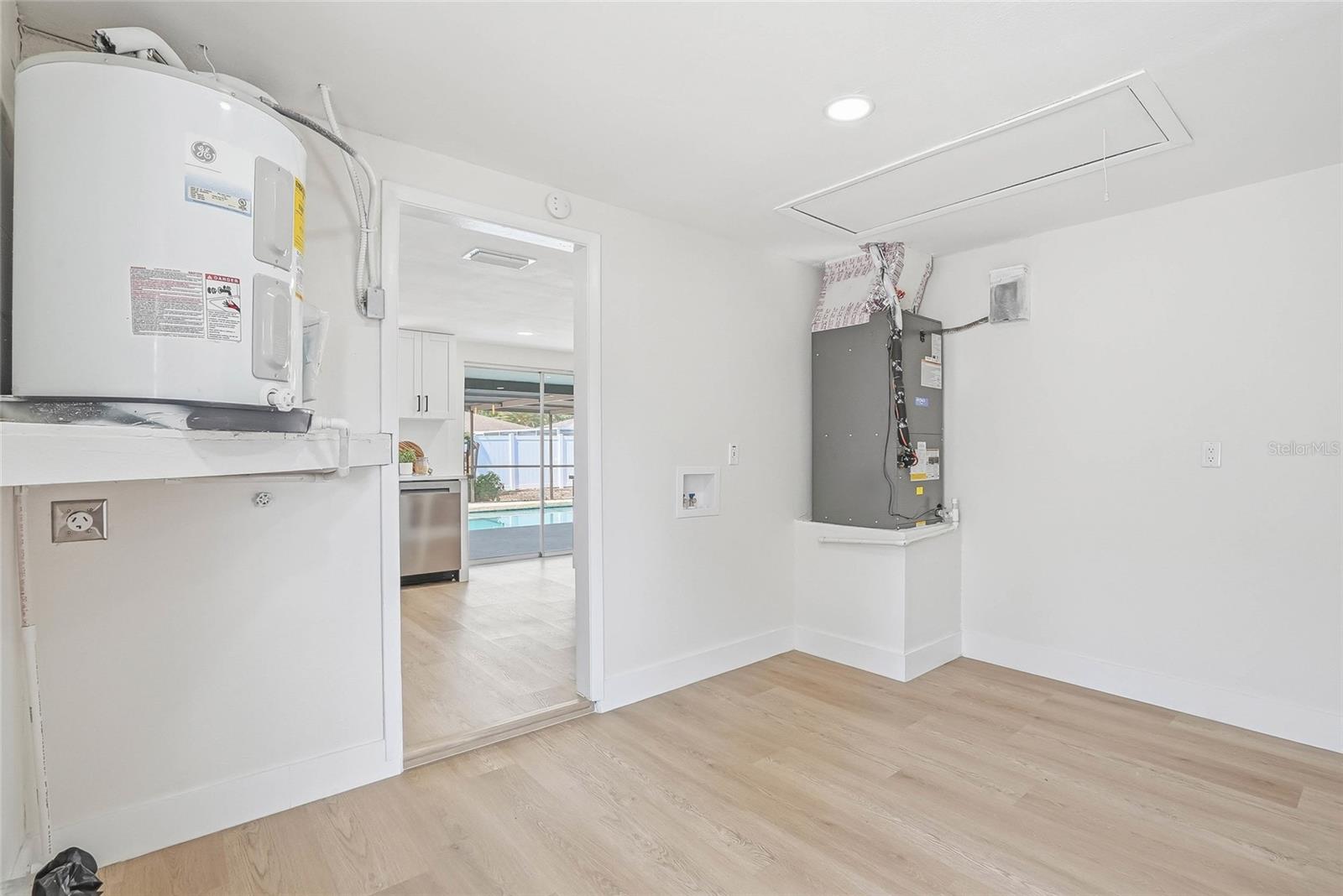 Image 30 of 37 For 6643 Carnation Way