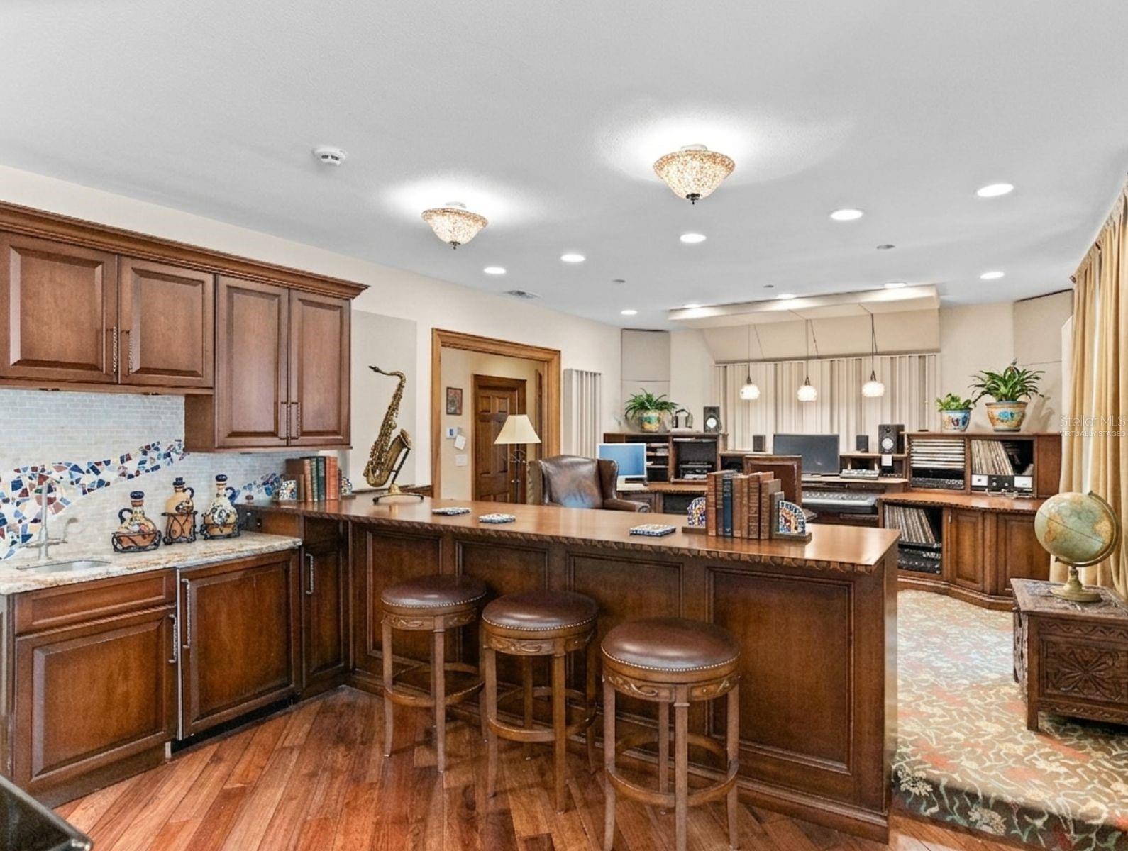 Image 17 of 100 For 2124 Laurence Drive