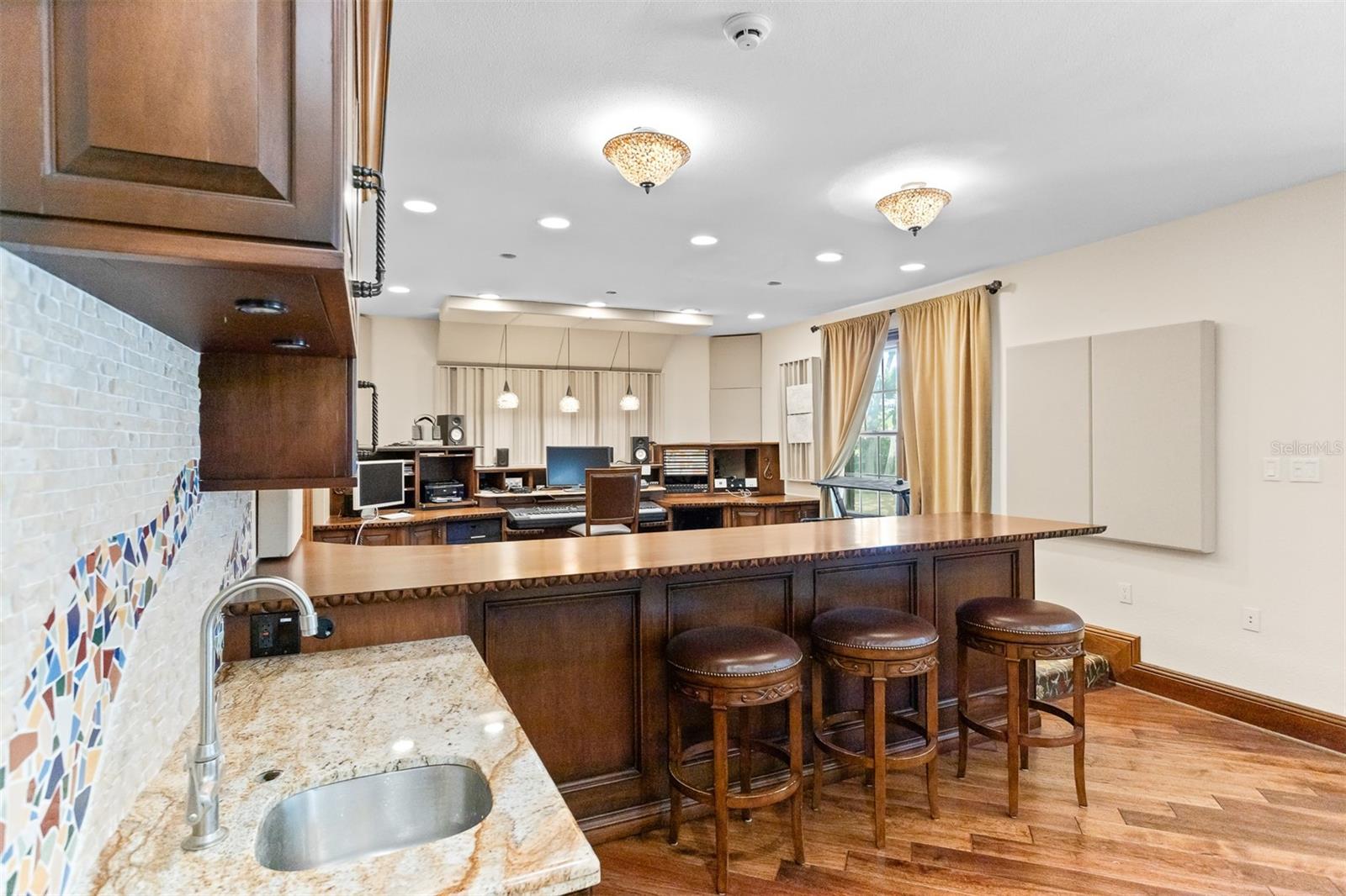 Image 20 of 100 For 2124 Laurence Drive