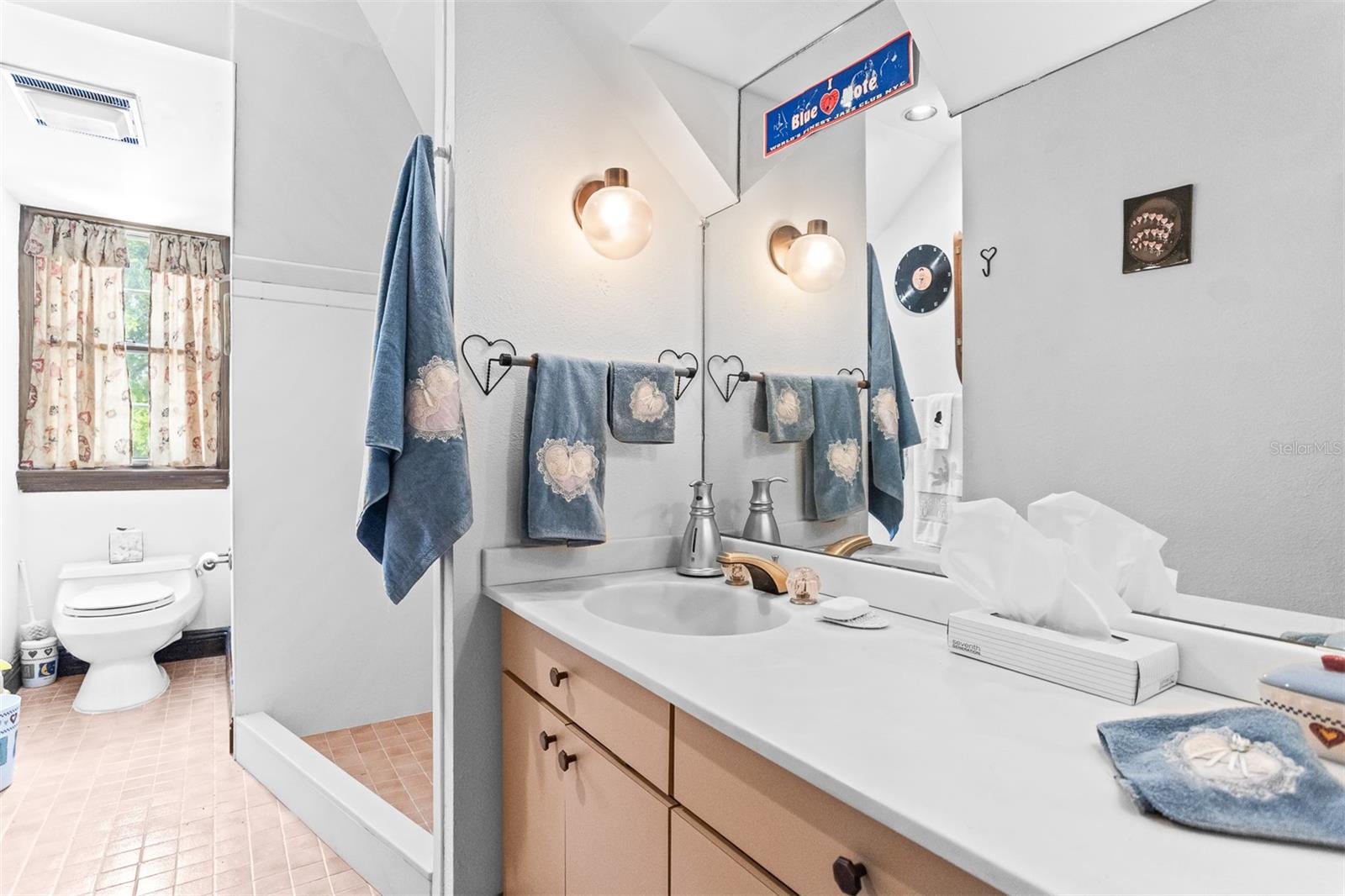 Image 71 of 100 For 2124 Laurence Drive