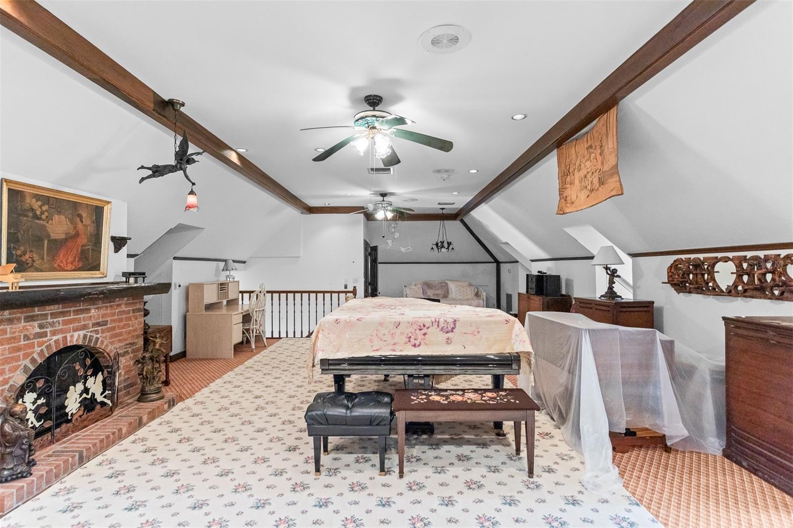 Image 72 of 100 For 2124 Laurence Drive