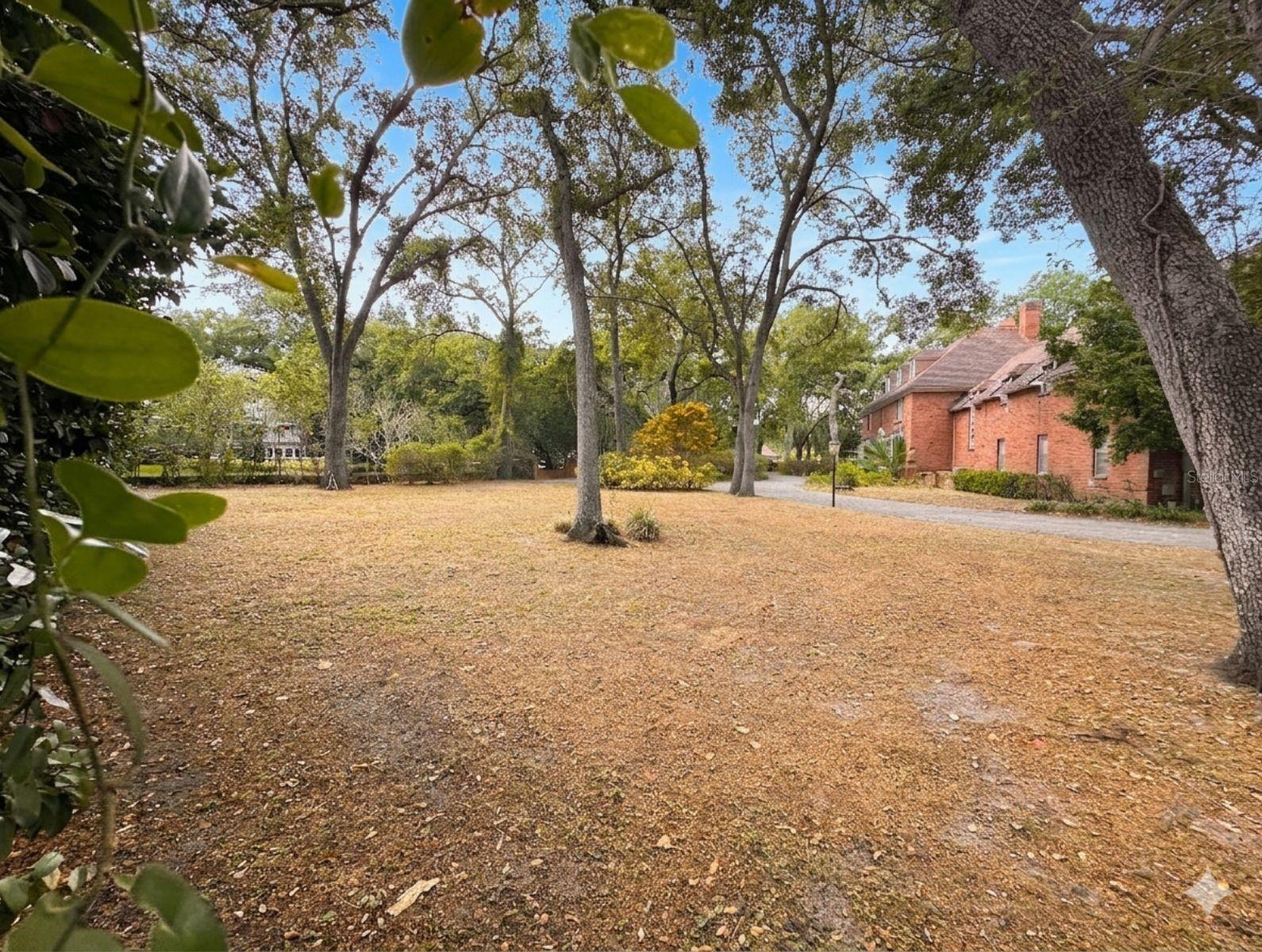 Image 95 of 100 For 2124 Laurence Drive