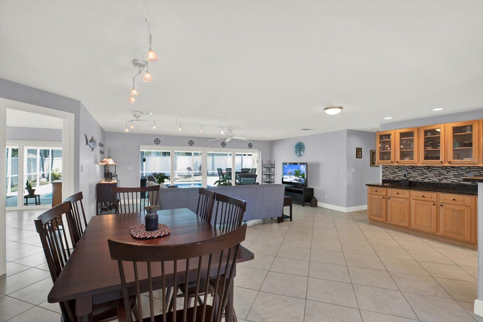 Image 10 of 68 For 14725 Crown Drive