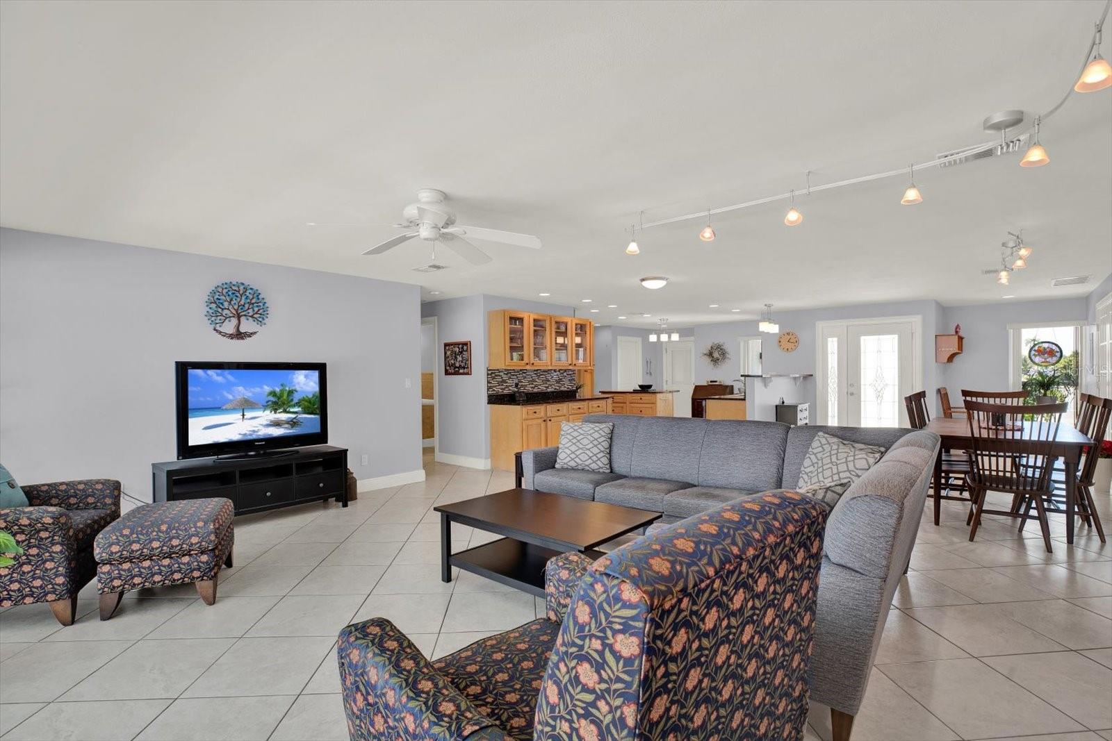 Image 15 of 68 For 14725 Crown Drive