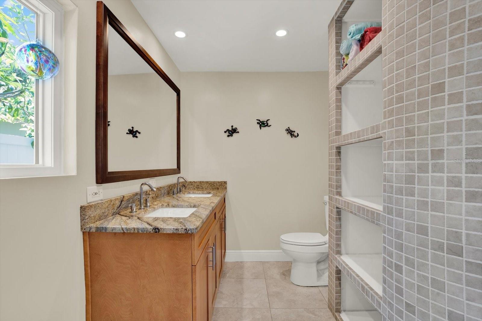 Image 21 of 68 For 14725 Crown Drive